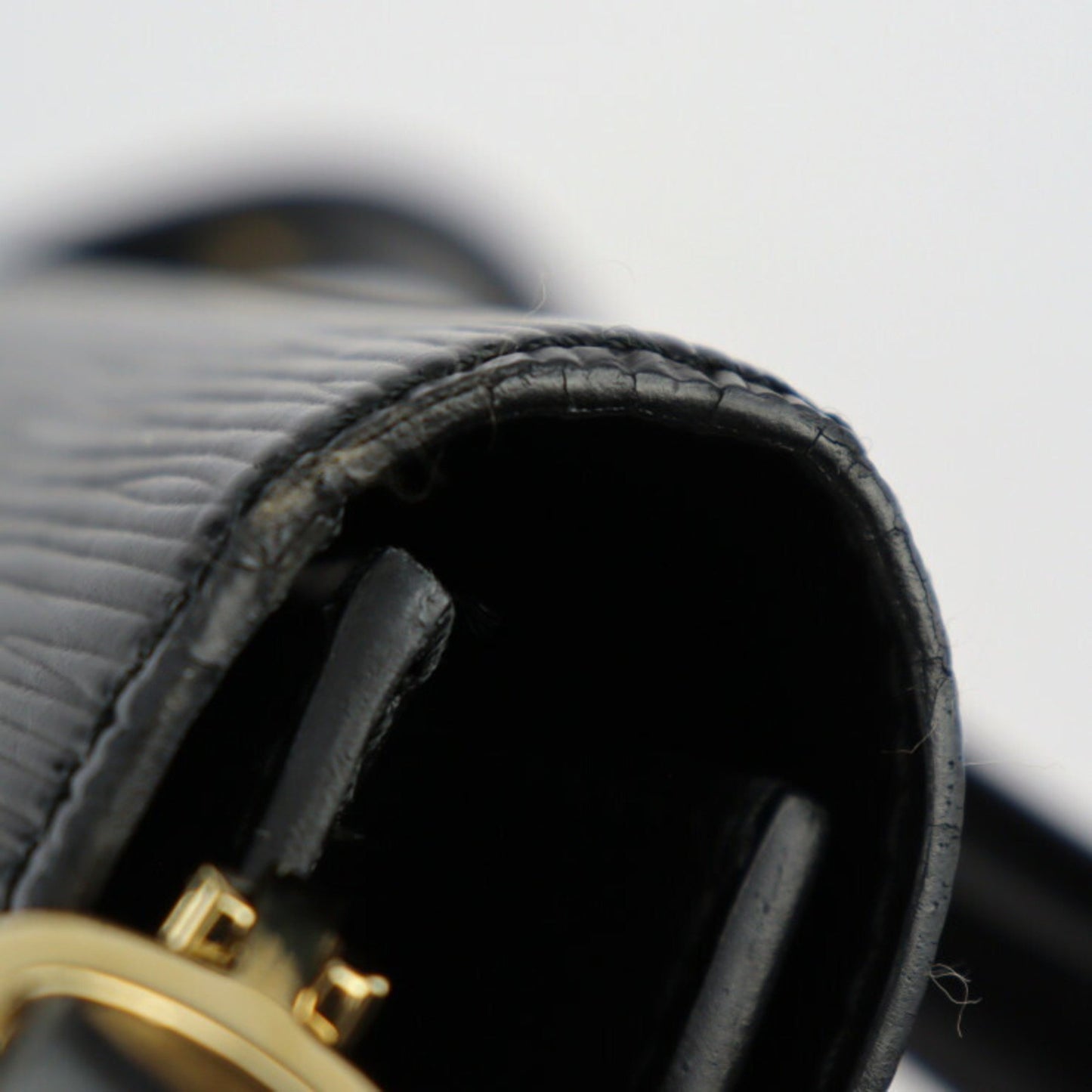 Louis Vuitton Free Run Shoulder Bag M52402 Epi Leather Black Gold Hardware Turnlock Vuitton