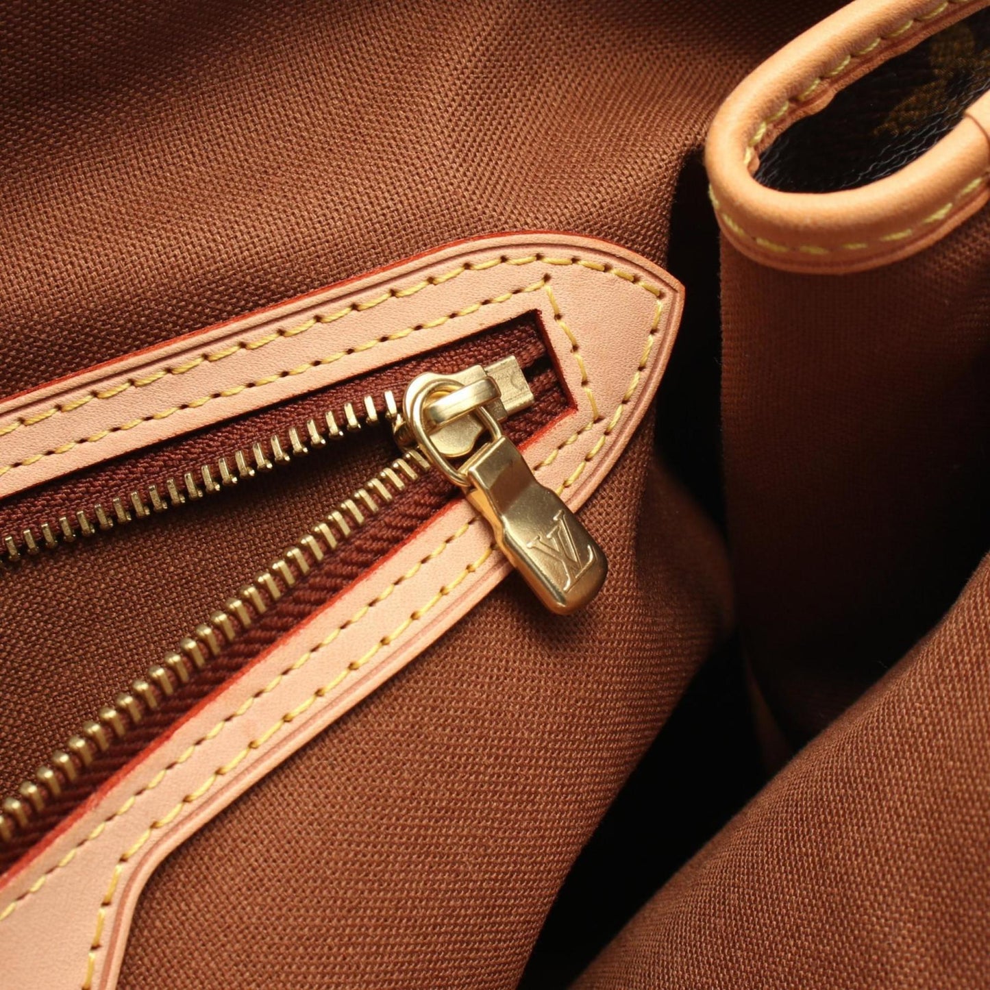 Louis Vuitton Batignolles Horizontal Monogram Shoulder Bag Coated Canvas Leather