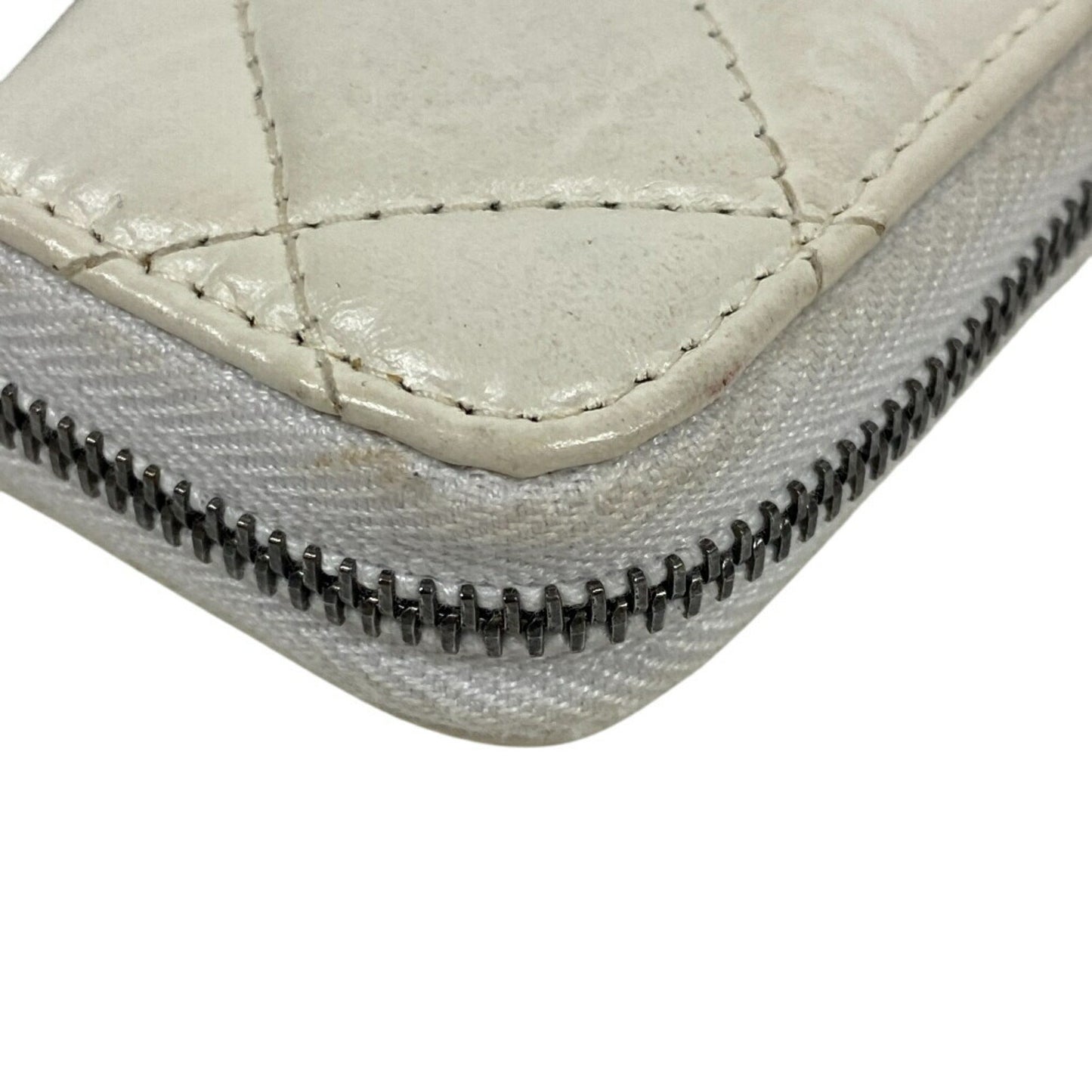 Chanel Gabriel Doux Round Coin Case Wallet White