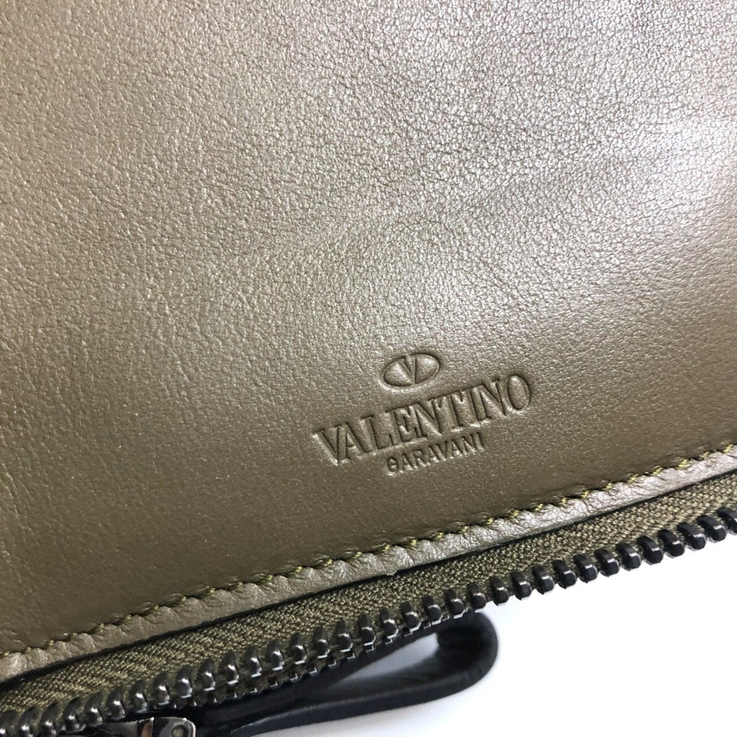 Valentino Garavani Rockstud Double Zip Wallet