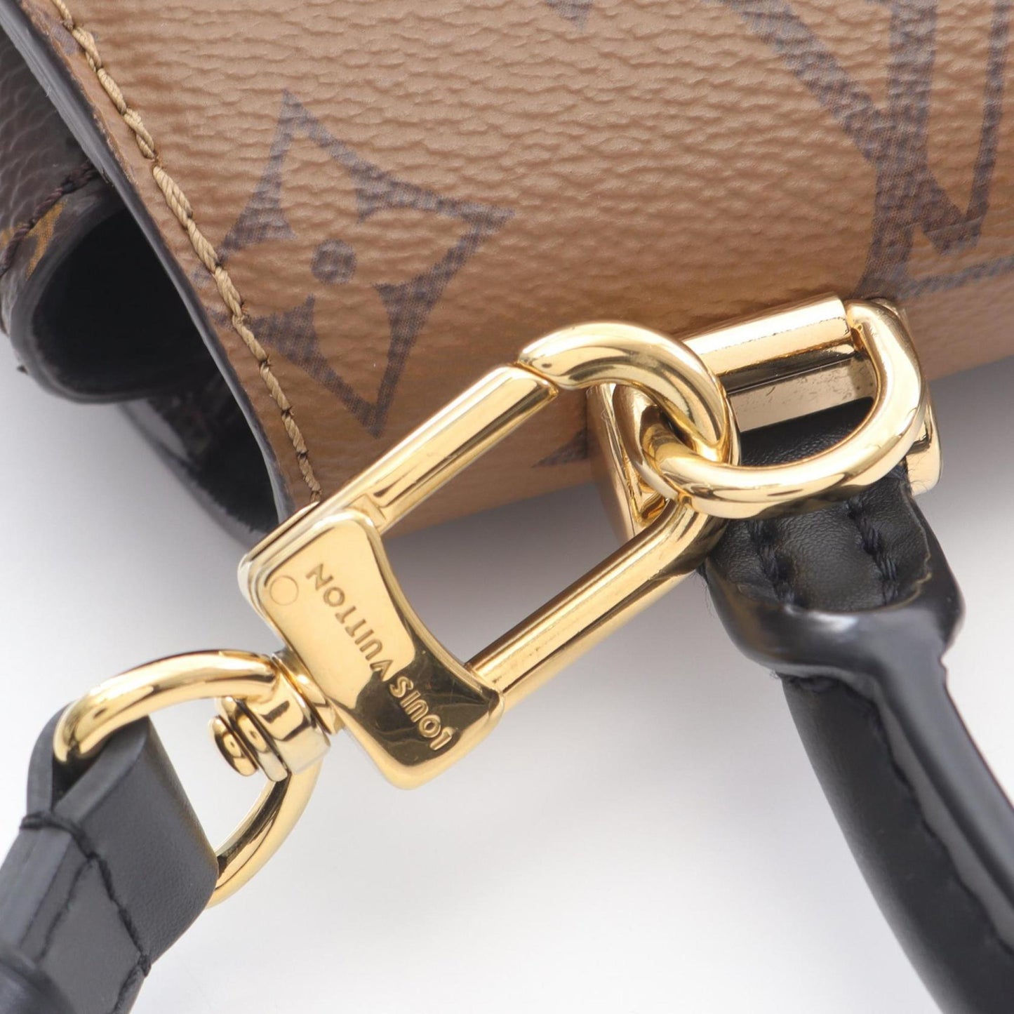 Louis Vuitton Tilsitt Handbag