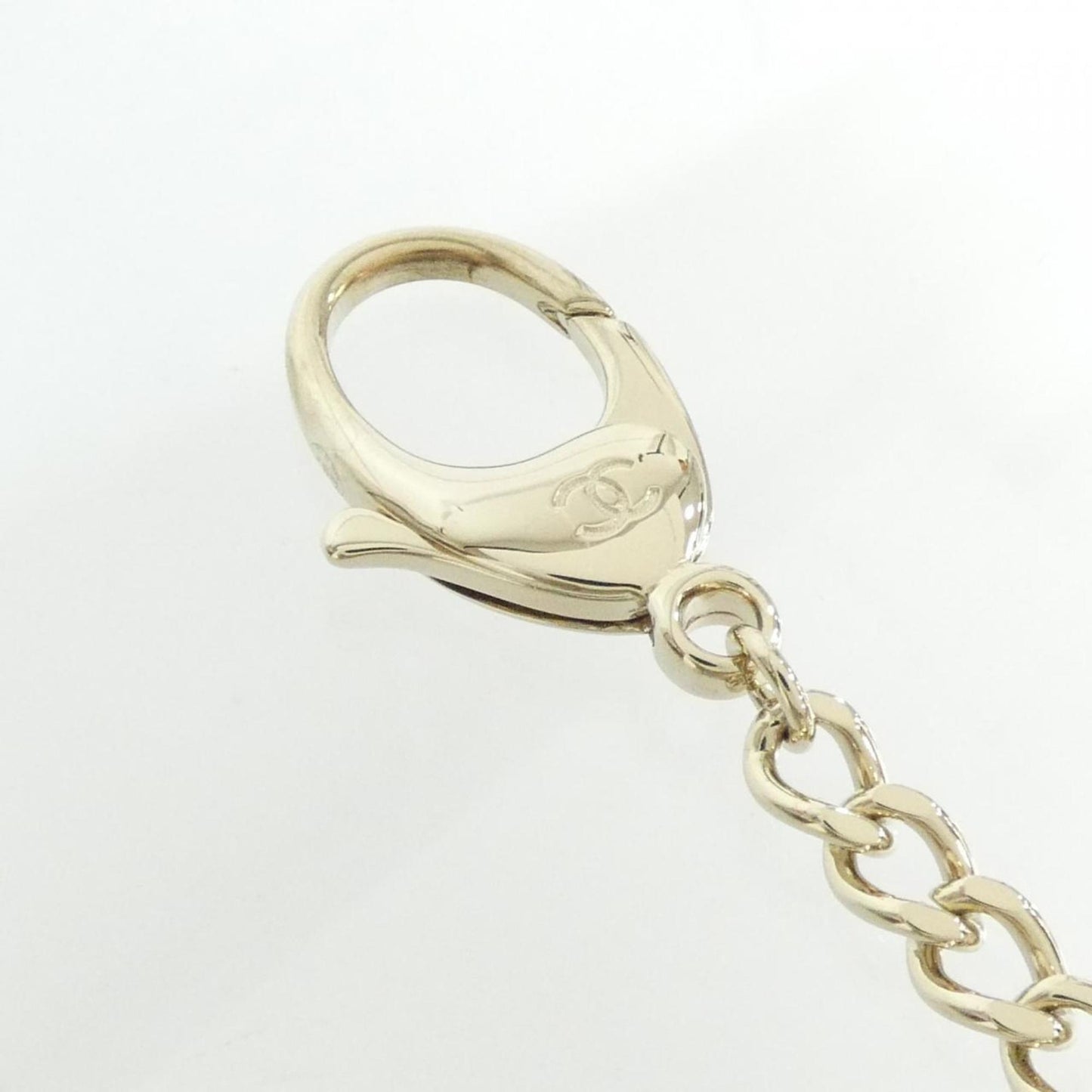 Pearl Chanel Keyring Artificial