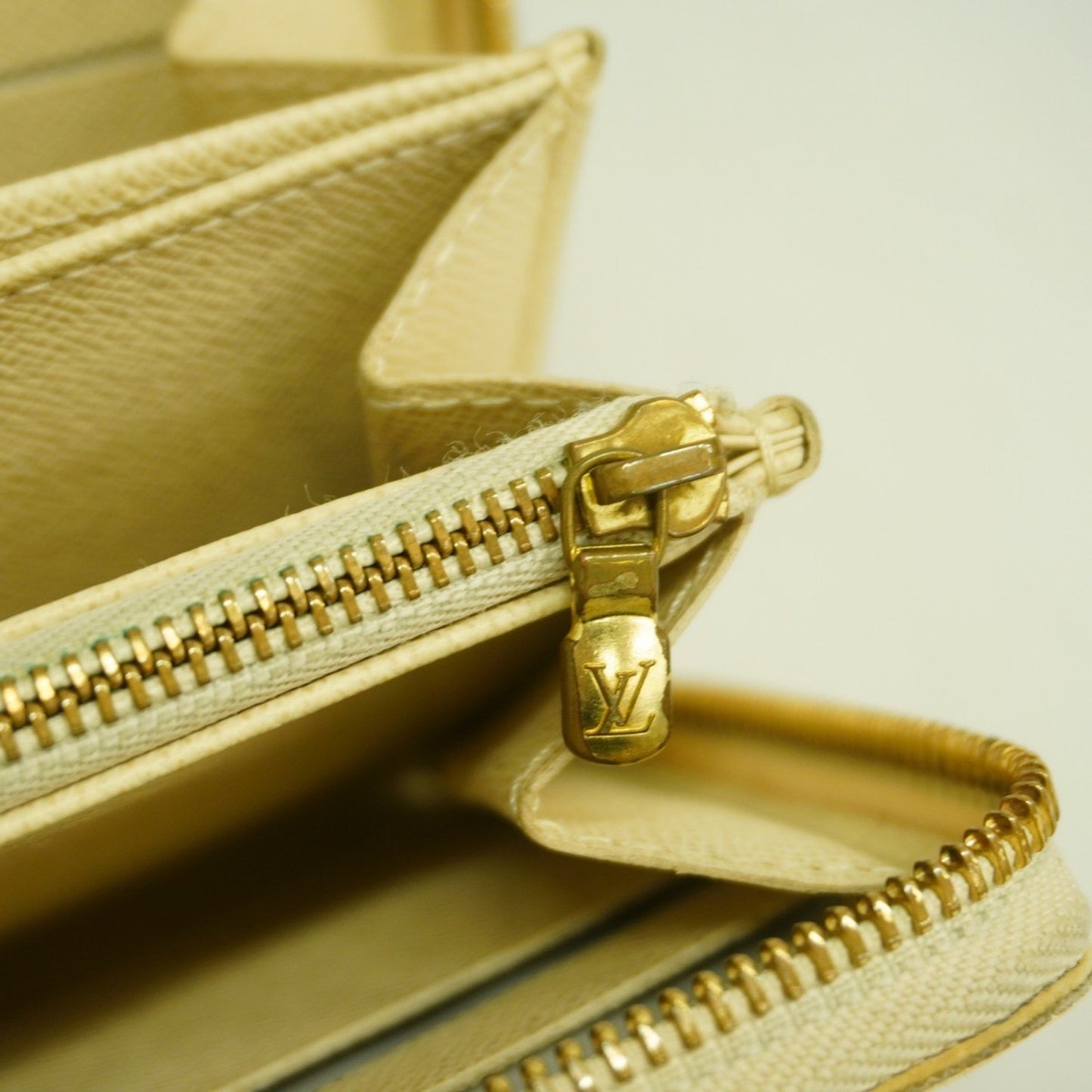 Louis Vuitton Damier Azur Zippy Wallet N60019 White