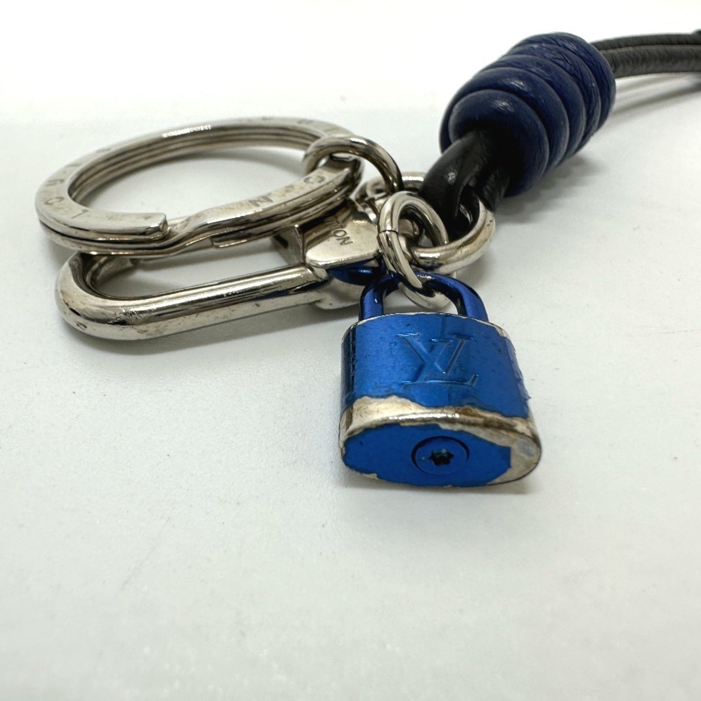 Louis Vuitton M61713 Porte-Cls Knot Lock Bag Charm Keychain In Metal/Leather
