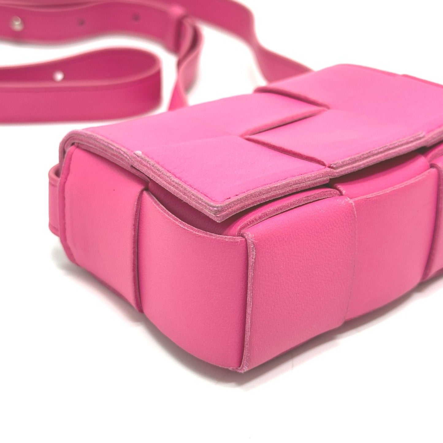 Bottega Veneta Maxi Intrecciato Crossbody Pochette Crossbody Shoulder Bag Pink