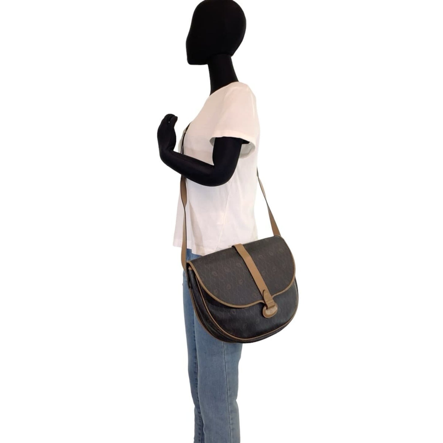 Christian Dior Vintage Honeycomb Pattern Brown Gold Hardware Leather Shoulder Bag Pochette