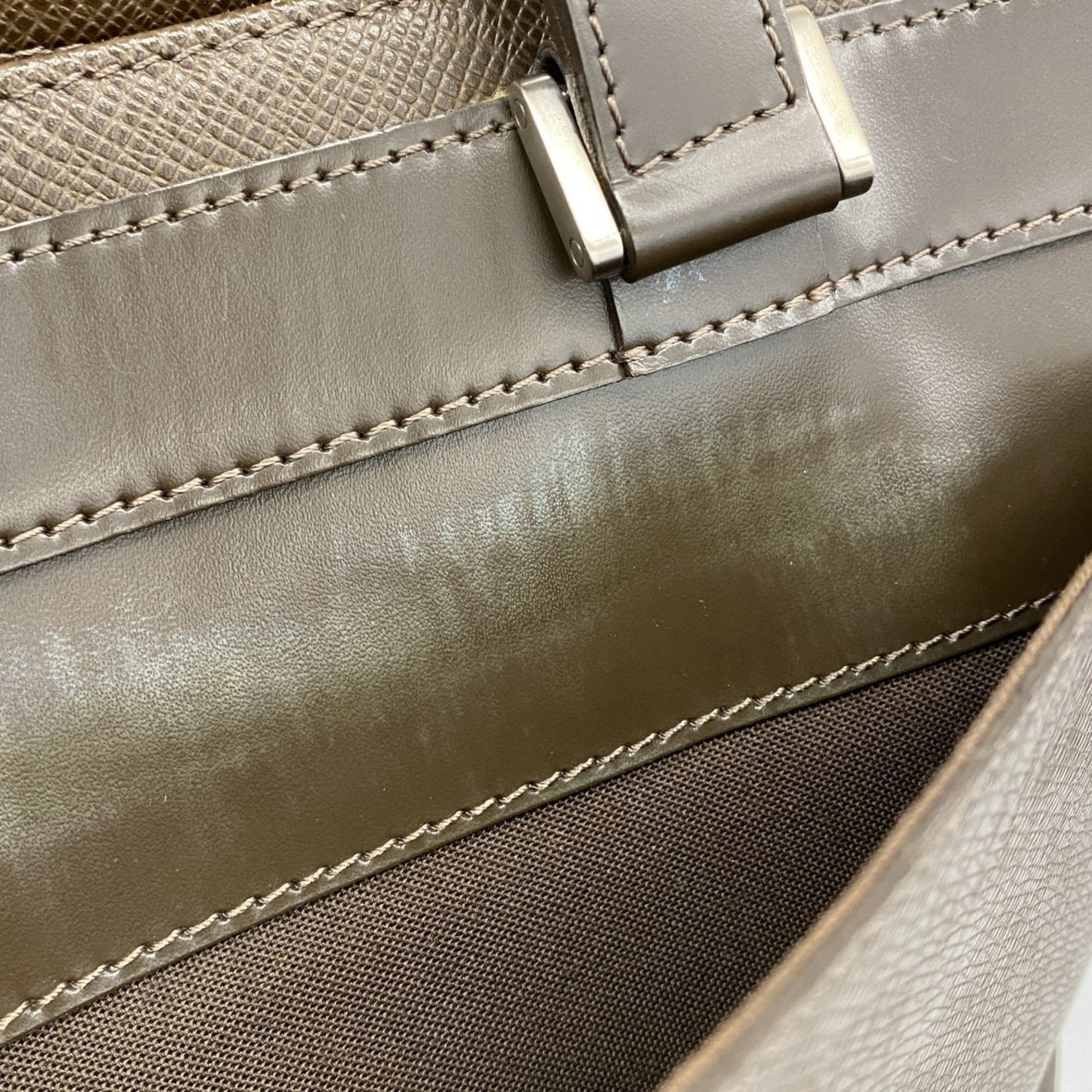 Louis Vuitton Taiga Kasbeck Gm M31018 Grizzly