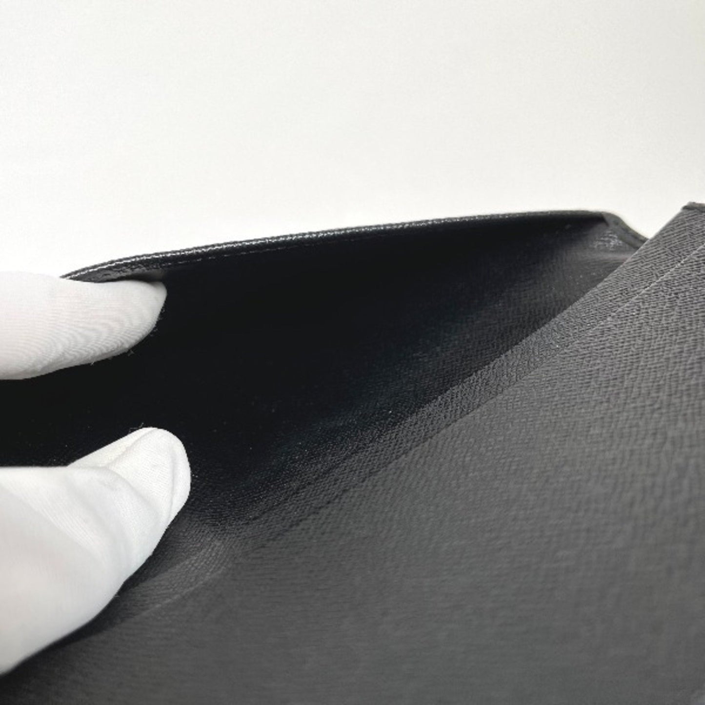 Louis Vuitton Bifold Long Wallet Epi Porto Cult Credit M63212 Louis Vuitton Noir Lv