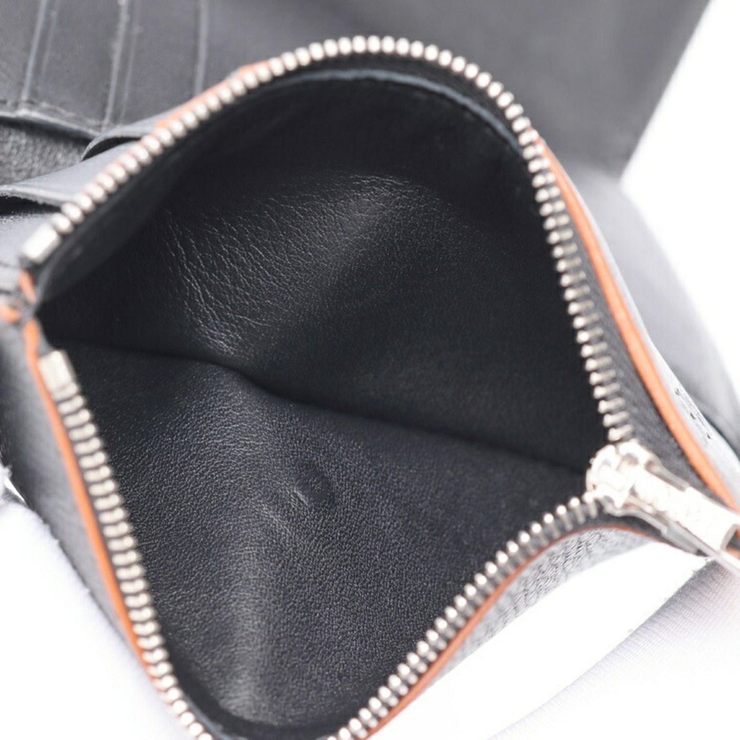Loewe Anagram Vertical Wallet Small C821S33X01 Grained Calf Leather Black S-158506