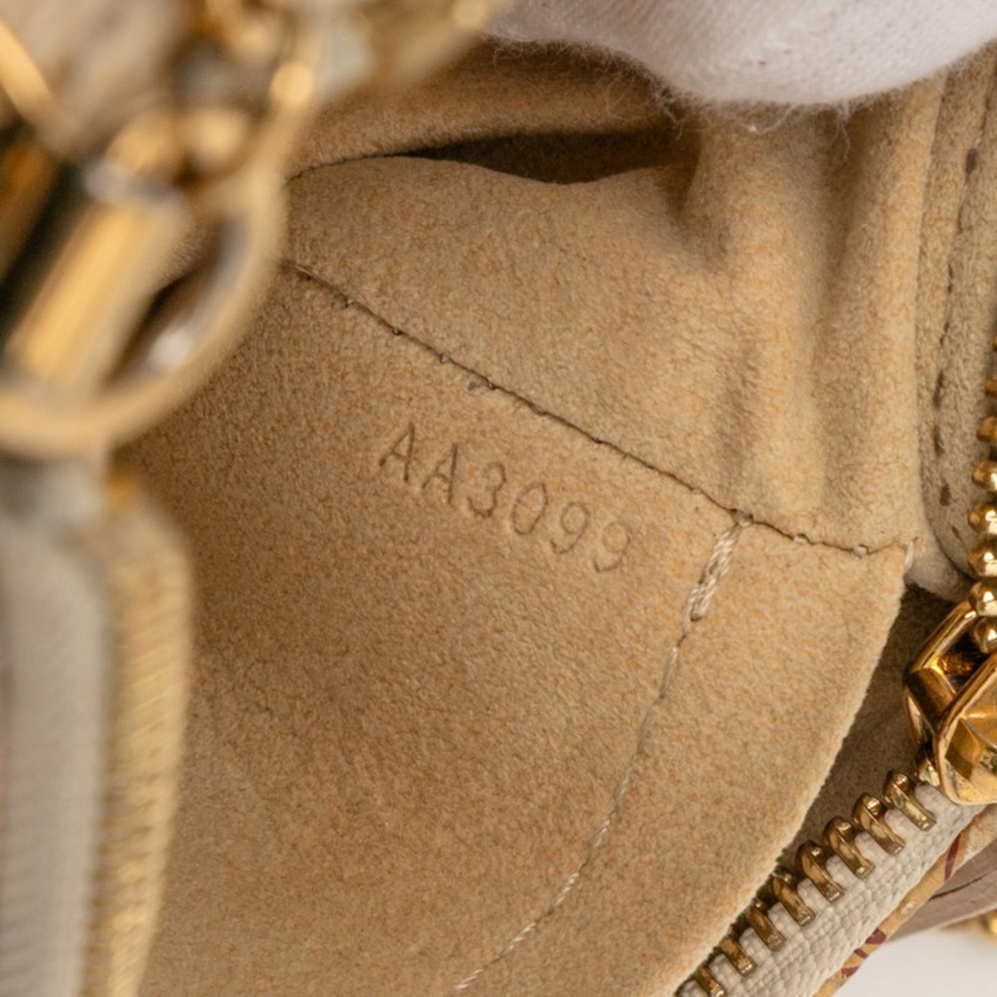 Louis Vuitton Damier Azur Label Collection Pochette Mila Mm Chain Accessory Pouch N63078 White