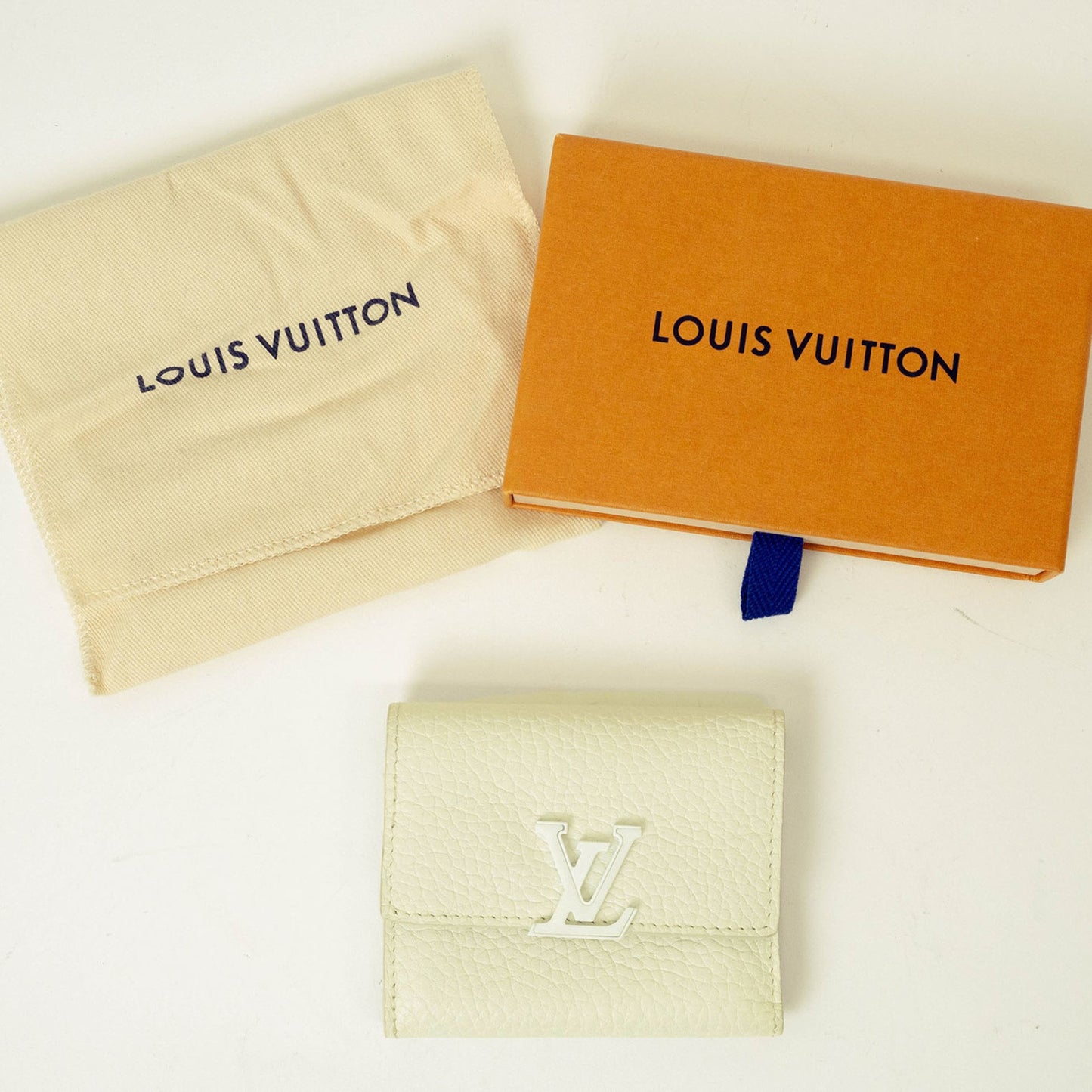 Louis Vuitton Portefeuille Capucines Xs Taurillon Leather White Tri-Fold Wallet
