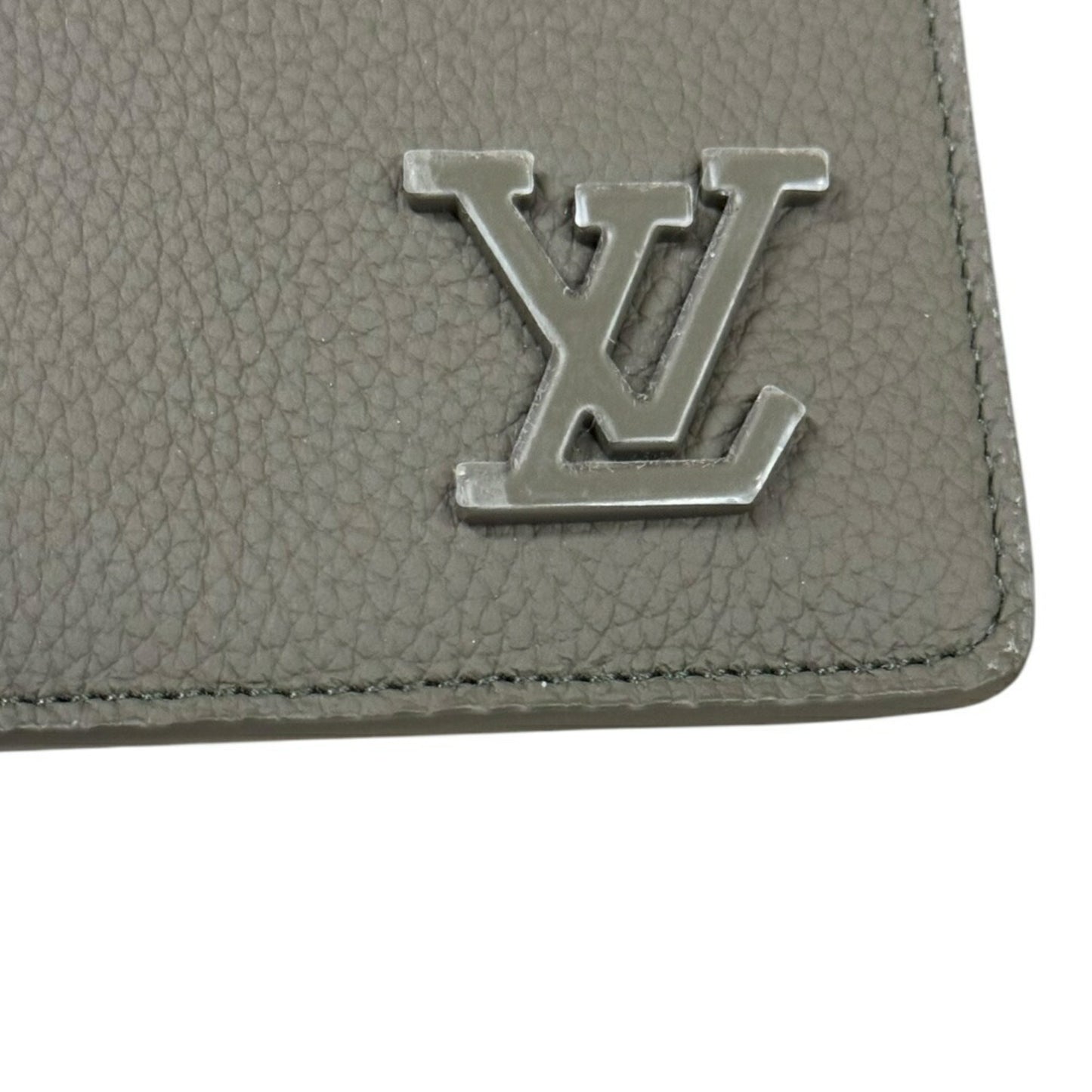 Louis Vuitton Portefeuille Multiple Aerogram Bi-Fold Wallet Leather M81734
