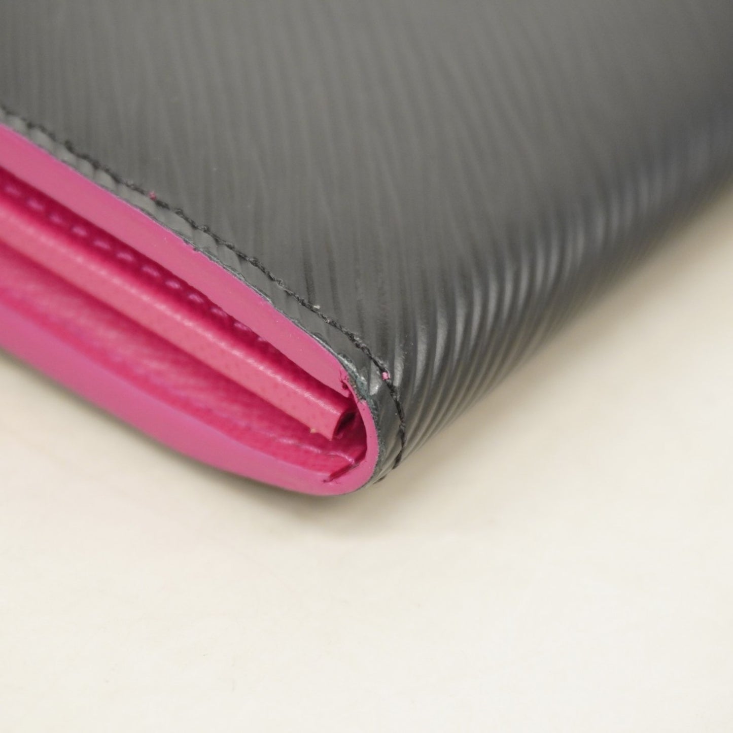 Louis Vuitton Epi Portefeuille Sarah Long Wallet M64322 Noir Hot Pink