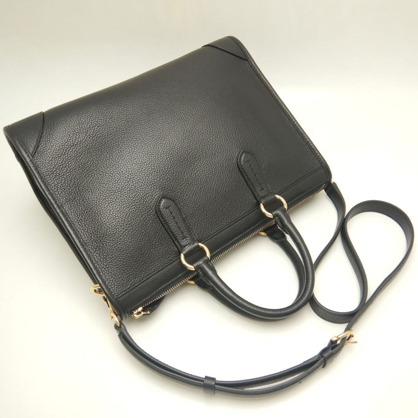 Salvatore Ferragamo 21-1378 Tote Bag Gancini Calf Black 252840