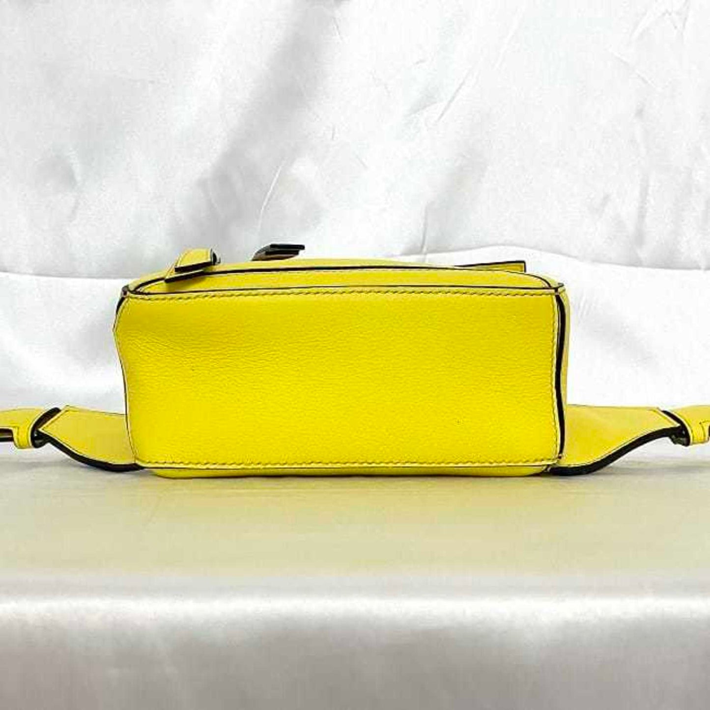 Loewe Body Bag Bum Yellow Puzzle B510Vg89X02 F-20616 Crossbody Leather Waist Pouch Compact Belt