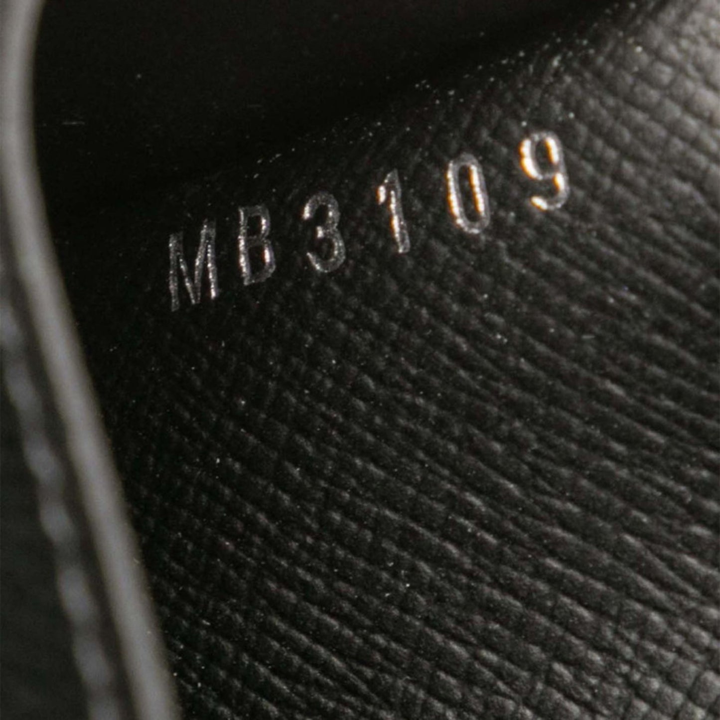 Louis Vuitton Taiga Portefeuille Brazza Long Wallet M32572 Ardoise Black Leather