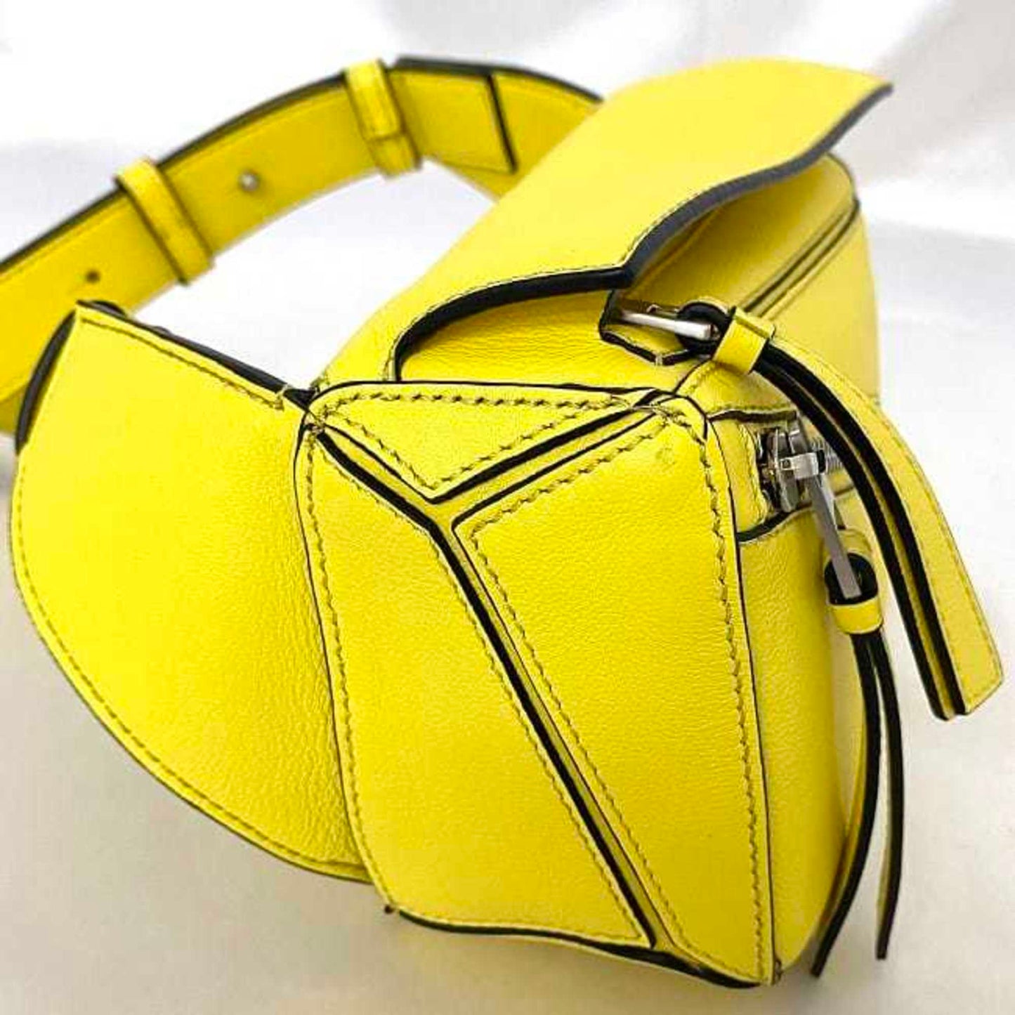 Loewe Body Bag Bum Yellow Puzzle B510Vg89X02 F-20616 Crossbody Leather Waist Pouch Compact Belt