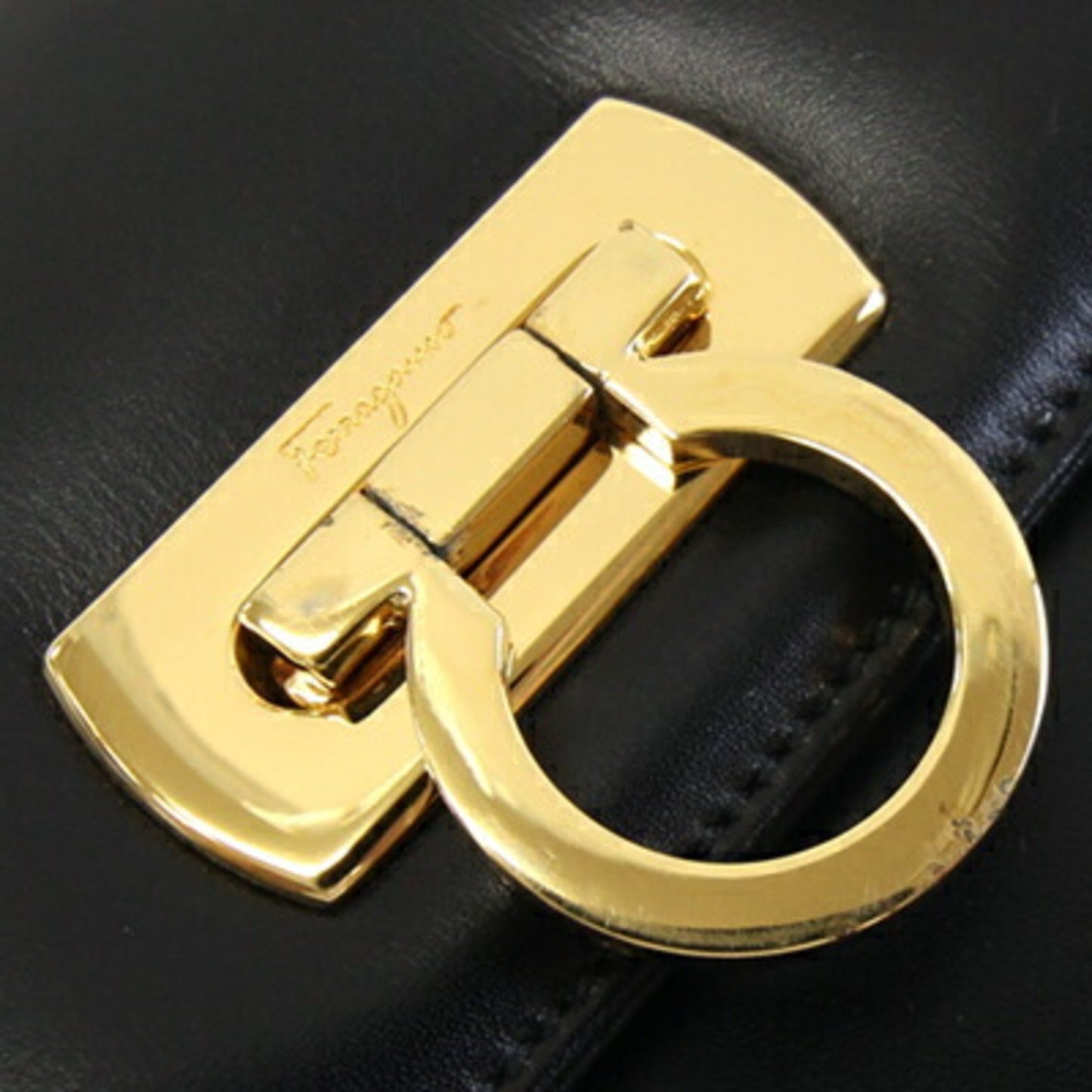 Salvatore Ferragamo Gancini Shoulder Bag 2147 97 Black Leather Pochette