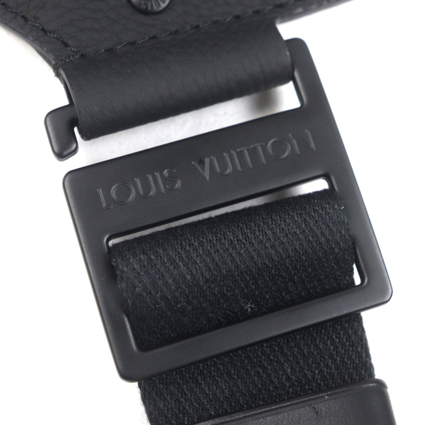 Louis Vuitton M57081 Lv Aerogramme Take-Off Sling Grained Leather Body Bag