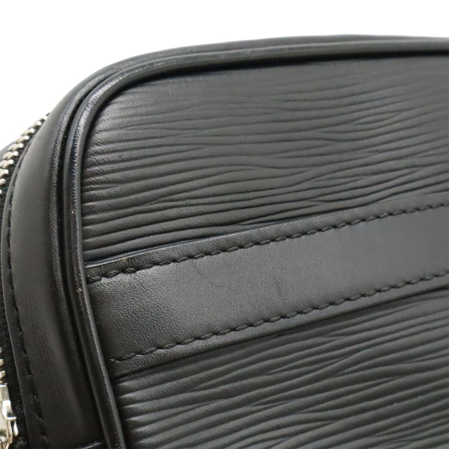 Louis Vuitton Epi Danube Pm Nm Shoulder Bag Pochette Leather Noir Black M51694