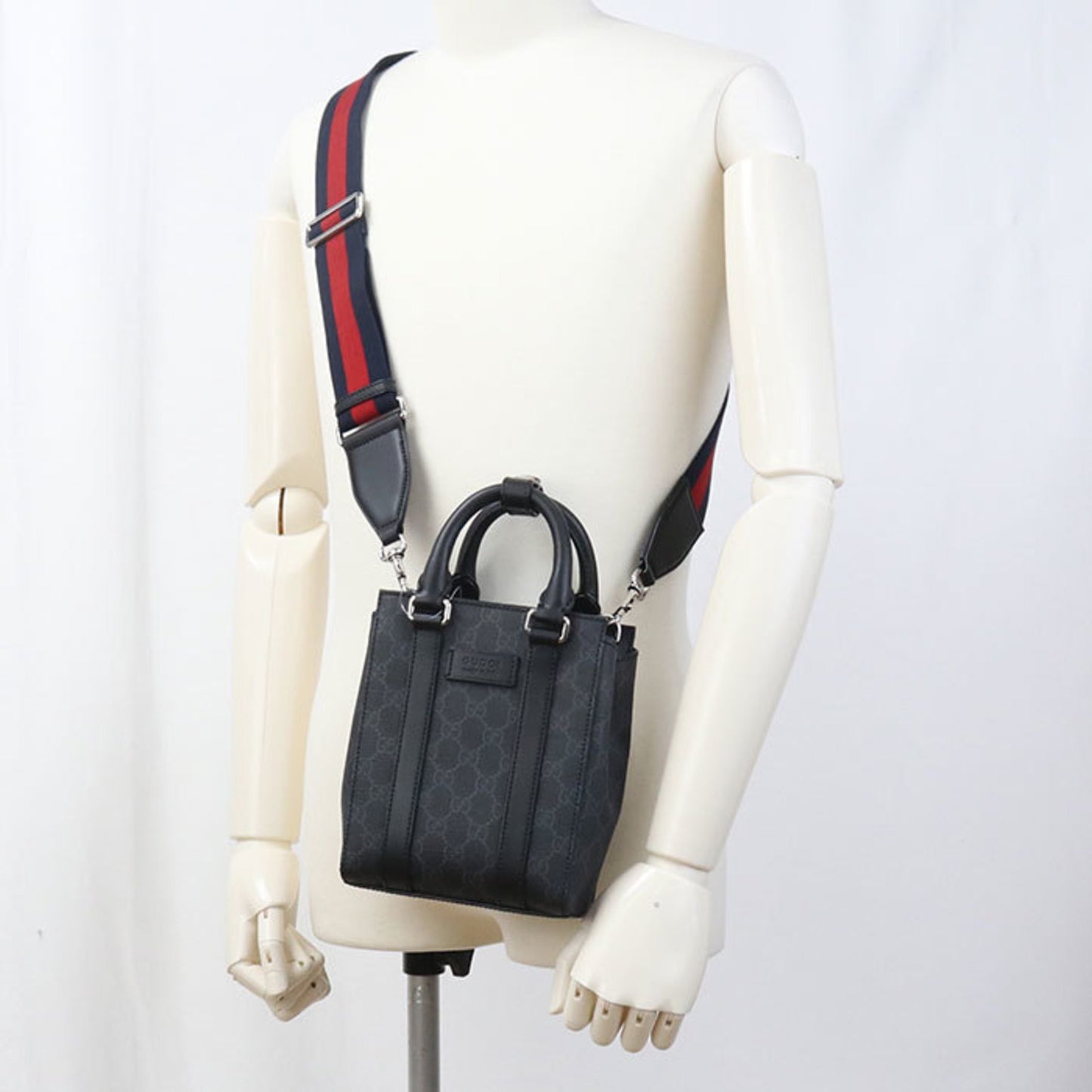 Gucci Gg Supreme 2-Way Mini Tote Bag (696010) In Black