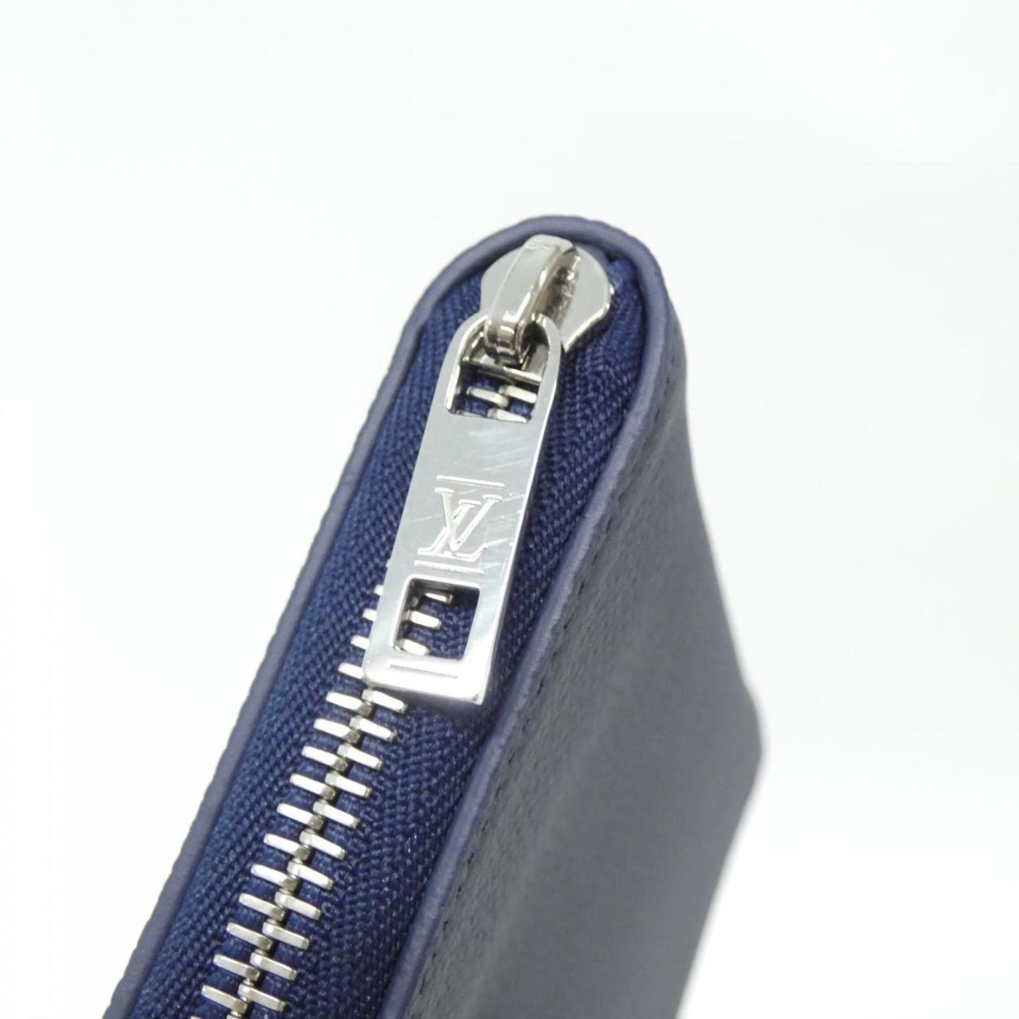Louis Vuitton Lv Aerogram Zippy Wallet Vertical M81767