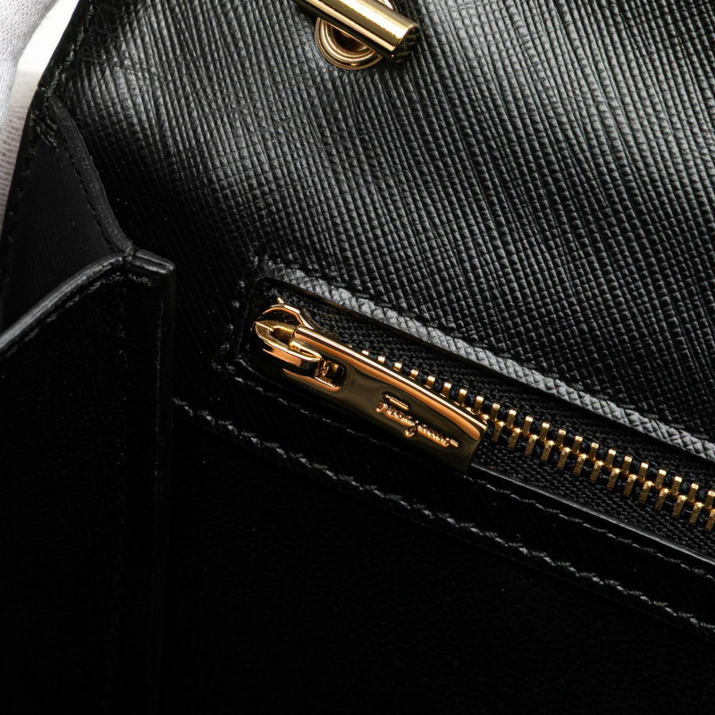 Salvatore Ferragamo Vara Ribbon Stripe Chain Shoulder Bag In Black