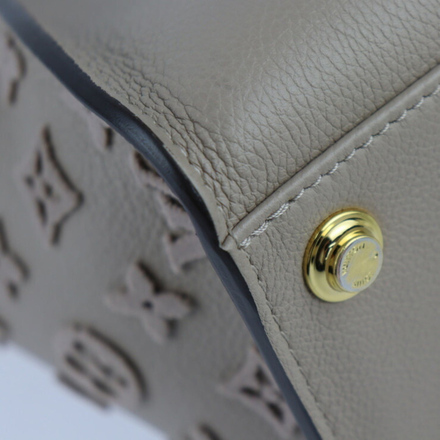 Louis Vuitton On My Side Mm Monogram Tuftage Handbag M53825 Calf Leather Gale Tote Bag Shoulder