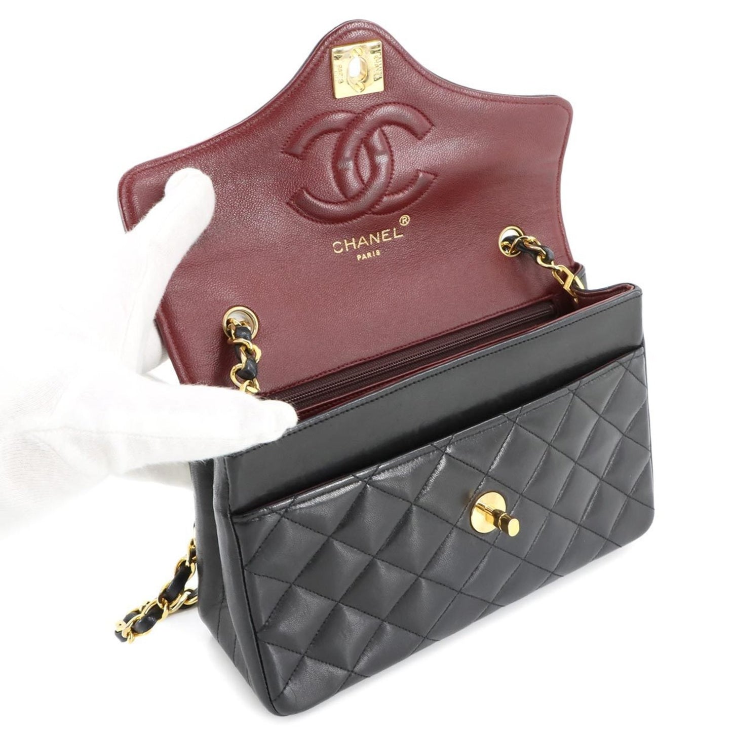 Chanel Matelasse Chain Shoulder Bag Leather Black Gold Metal Fittings