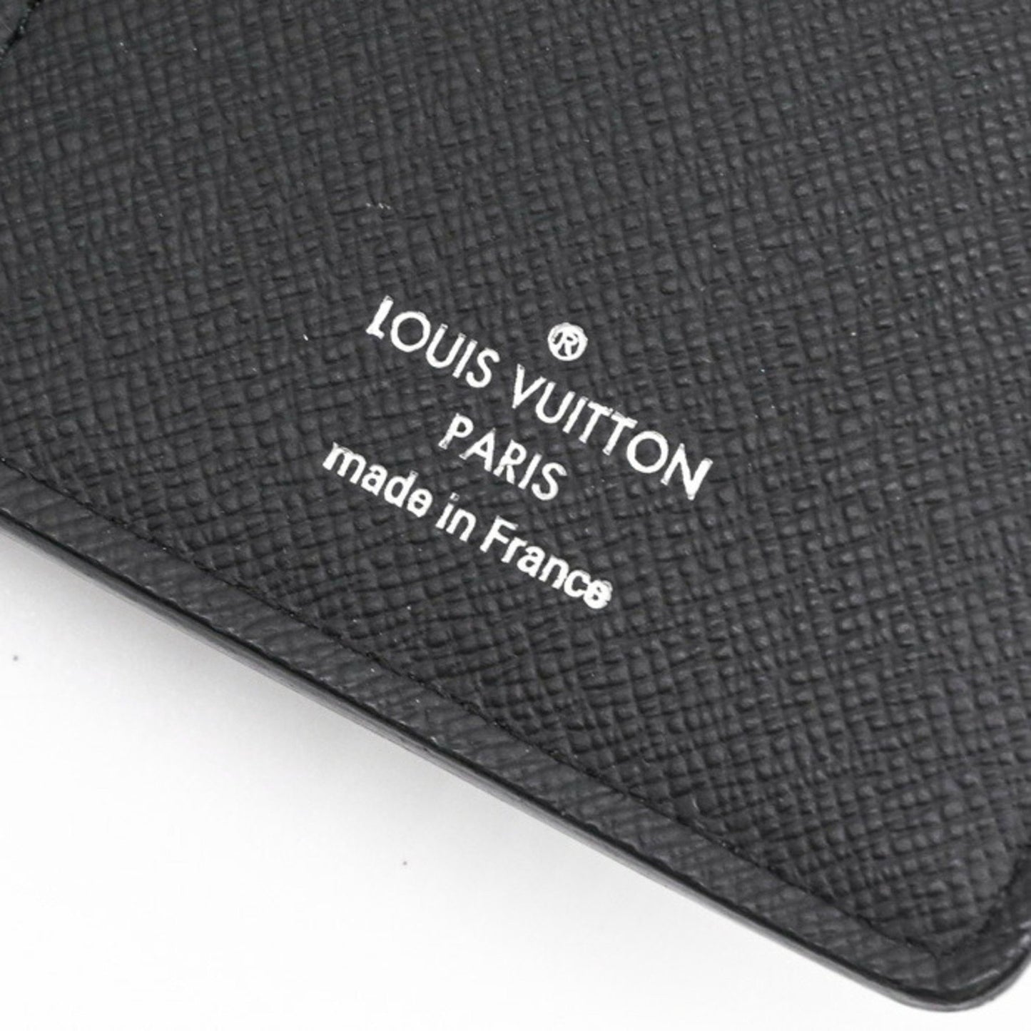 Louis Vuitton Taiga Portefeuille Brazza Bifold Long Wallet