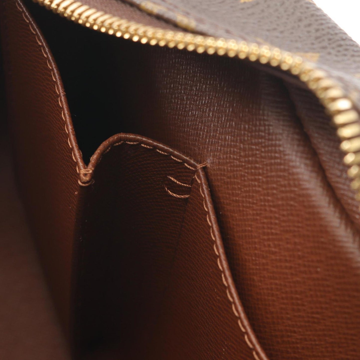 Louis Vuitton Cite Mm Shoulder Bag