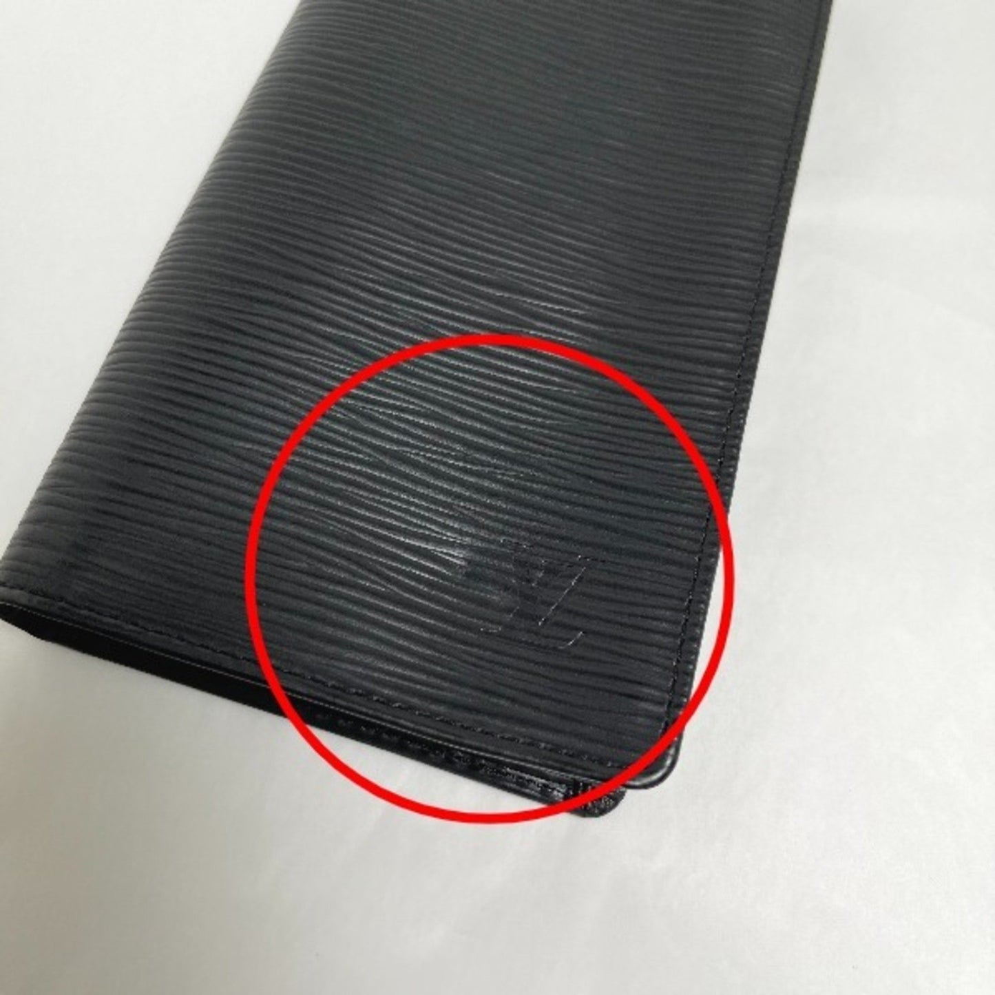 Louis Vuitton Bifold Long Wallet Epi Porto Cult Credit M63212 Louis Vuitton Noir Lv