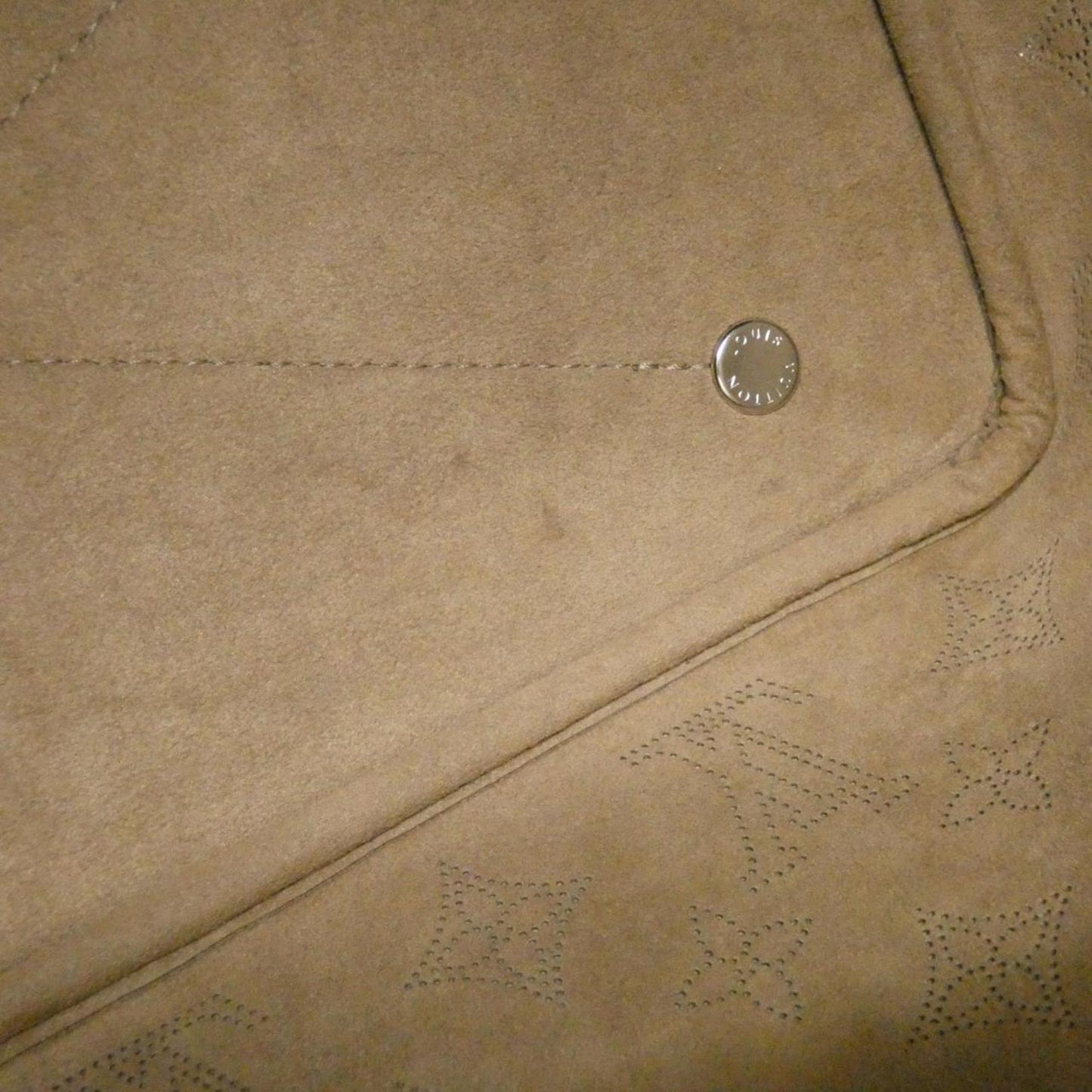 Louis Vuitton Mahina Blossom Mm M21852 Handbag