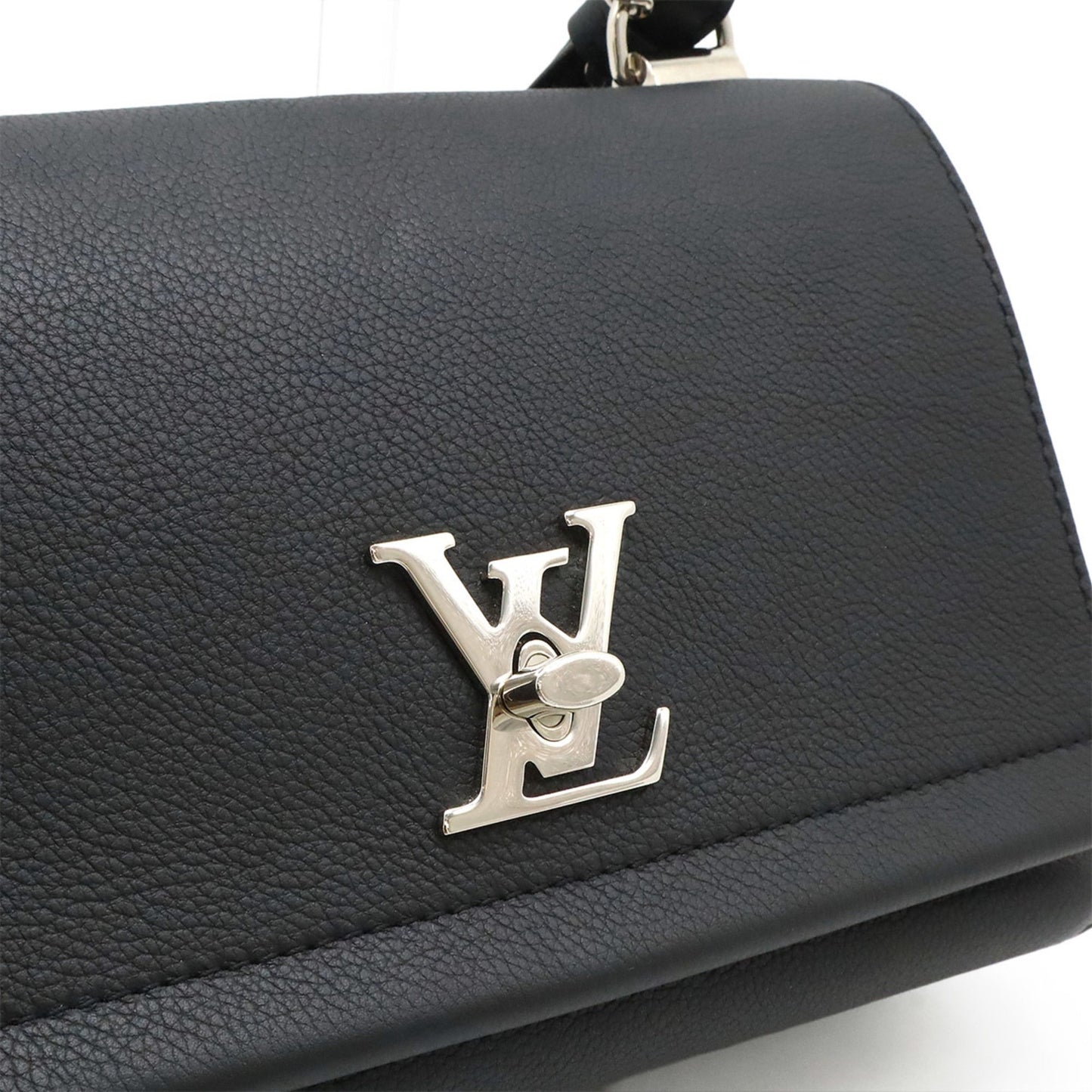 Louis Vuitton Lockme Ii Bb Chain Shoulder Bag/Handbag In Noir Black
