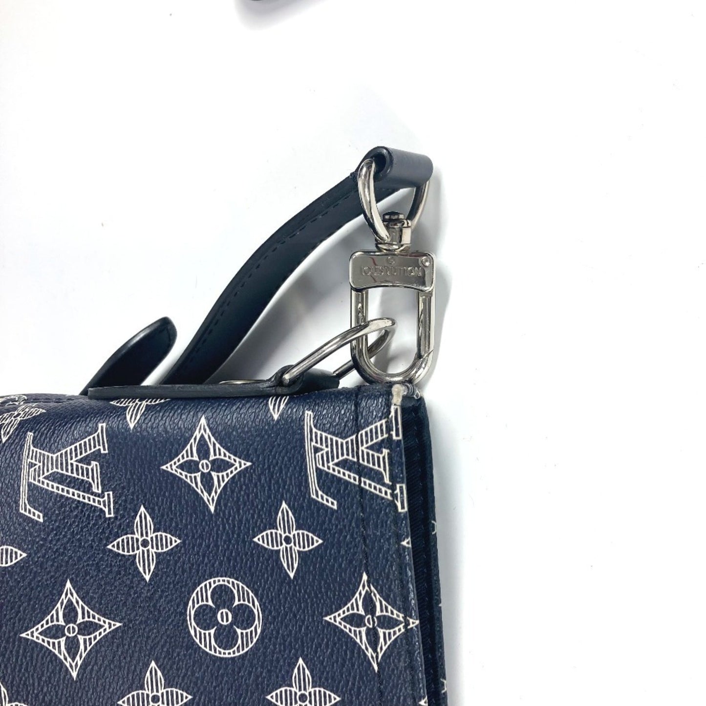 Louis Vuitton M54127 Monogram Savannah Jake