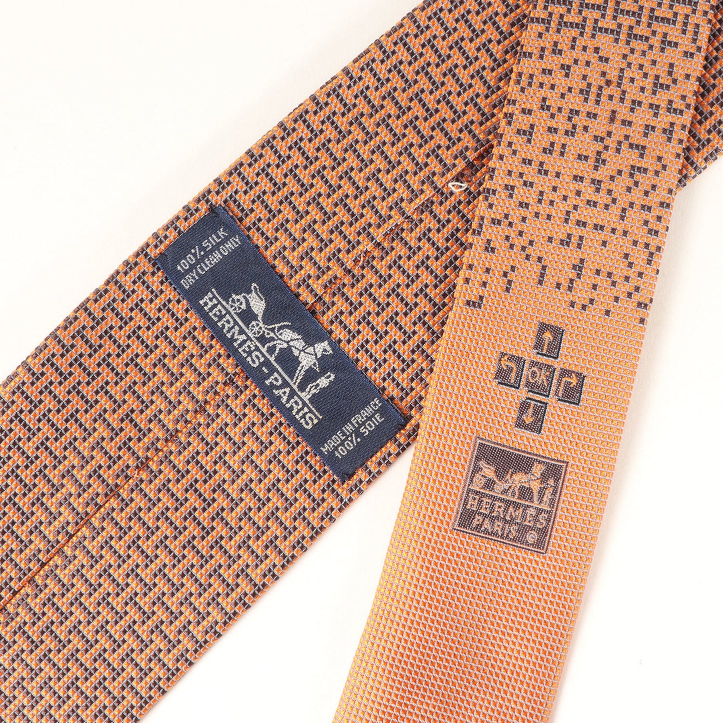 Hermes Men'S Digital H Pattern Silk Tie In Orange And Navy