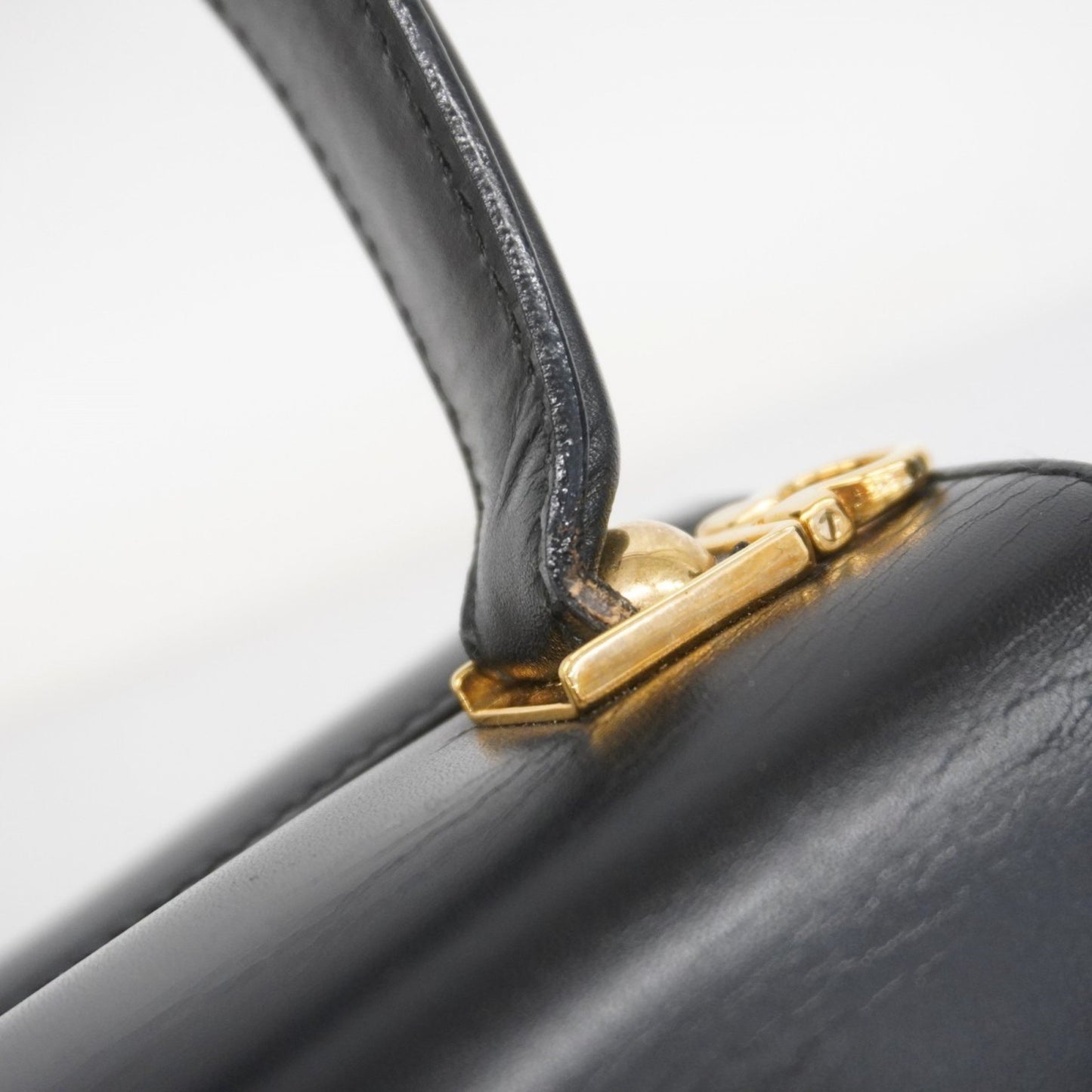 Salvatore Ferragamo Gancini Leather Handbag In Black