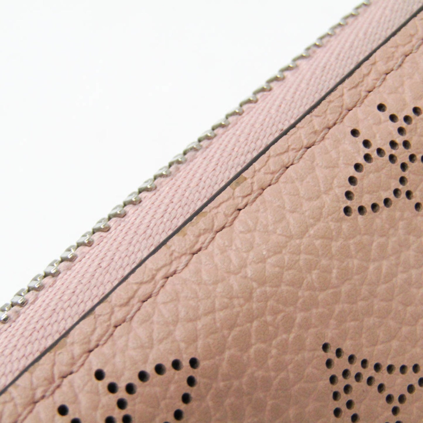 Louis Vuitton Mahina Zippy Wallet M61868