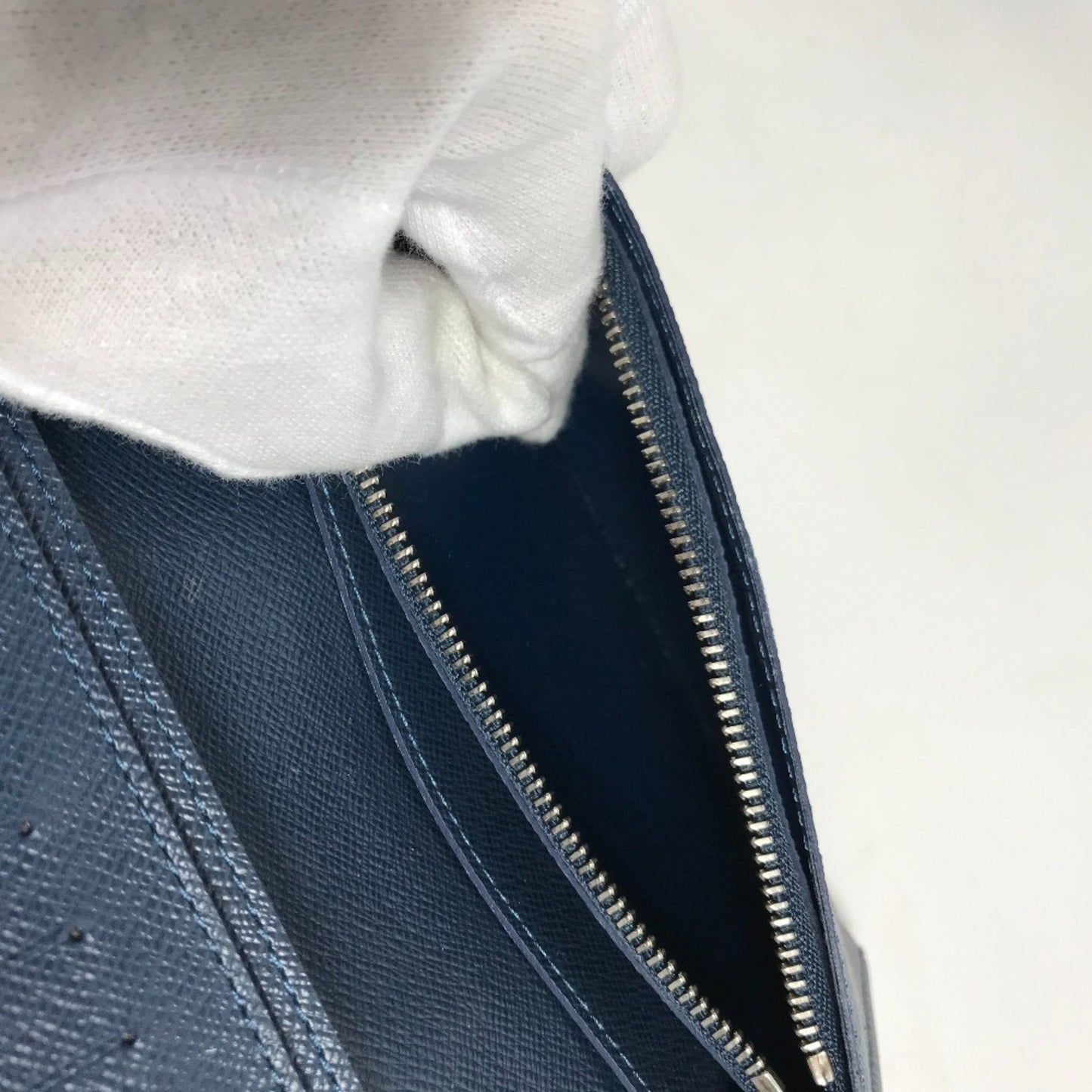 Louis Vuitton M30662 Taiga Portefeuille Brazza Bifold Long Wallet In Leather