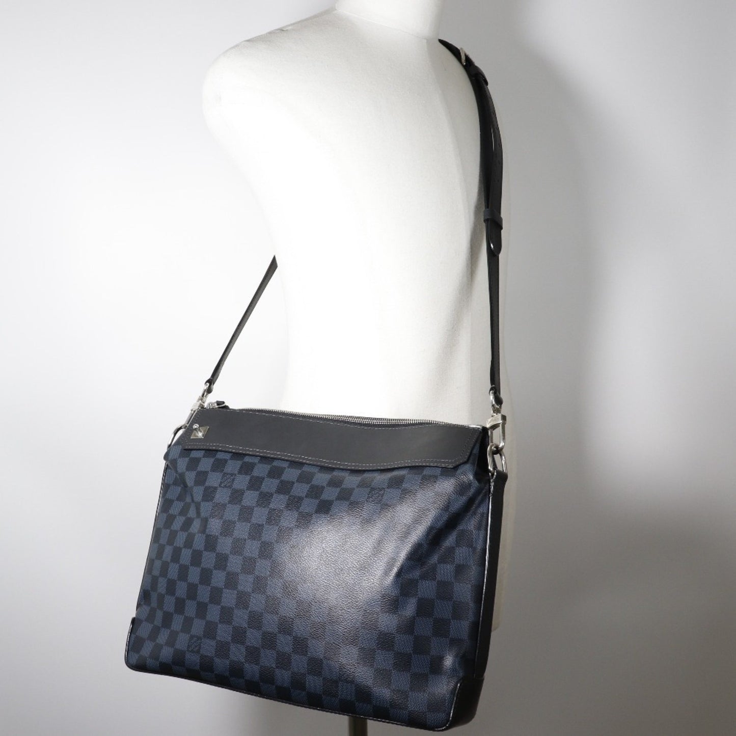 Louis Vuitton Louis Vuitton Greenwich Shoulder Bag N41348 X Damier Cobalt 2014 Black/Navy