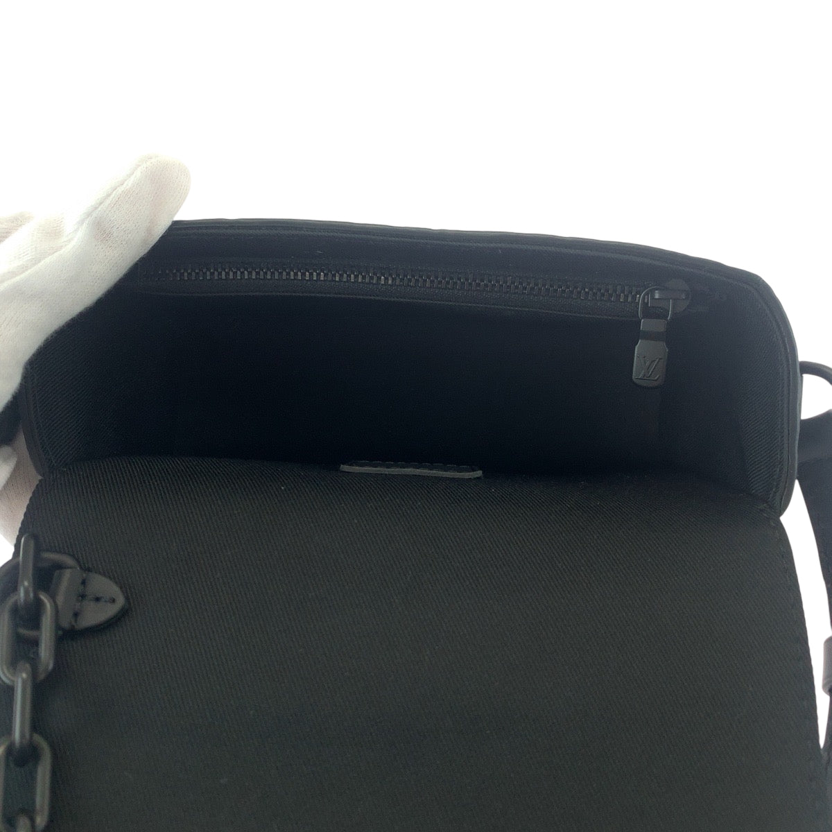 Louis Vuitton Shoulder Bag M81746 Leather Noir Black Black Metal Shoulder Bag Pochette Monogram