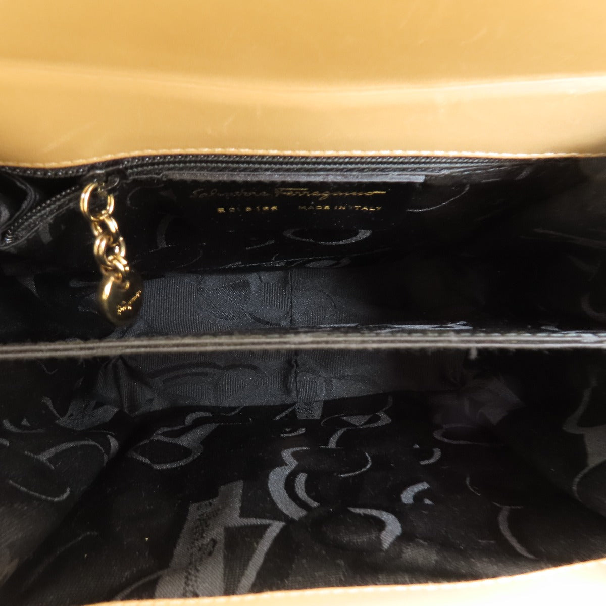 Salvatore Ferragamo Shoulder Bag Leather Beige Gancinimetal Women