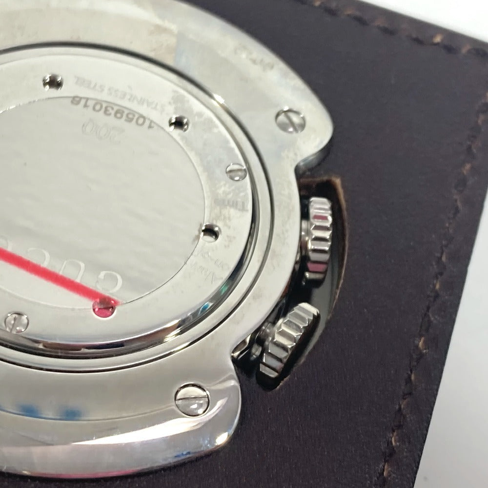 Gucci Table Clock Quartz 200 Sima Leather Silver