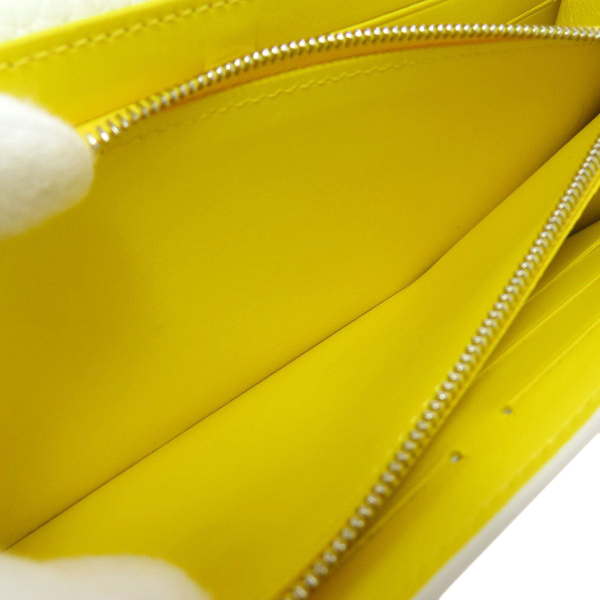 Louis Vuitton Long Wallet Purse M81890 Taurillon Clemence Leather White Portefeuille Capucines