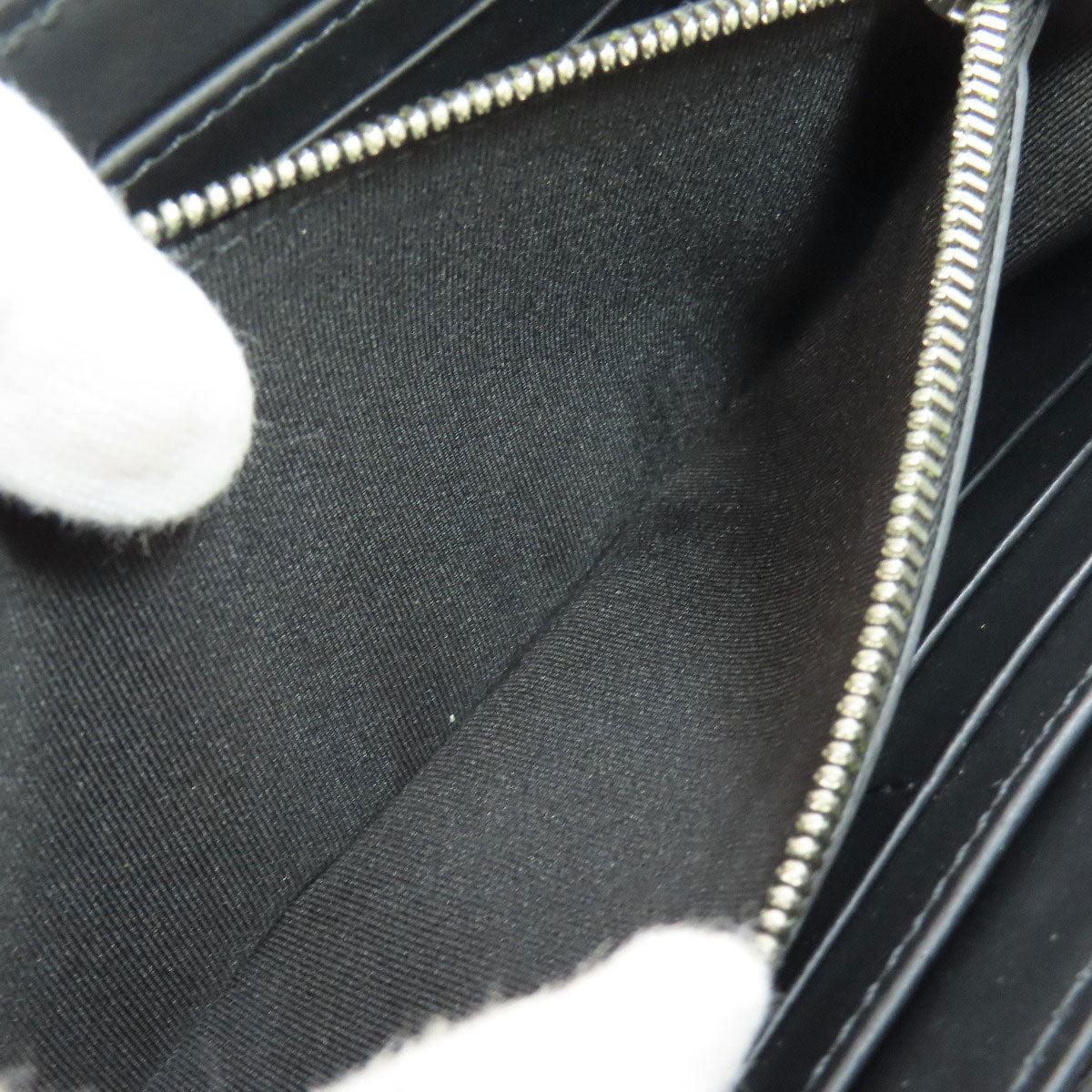 Burberry Long Wallet Purse Leather Black Chain Motif Women(Unisex)