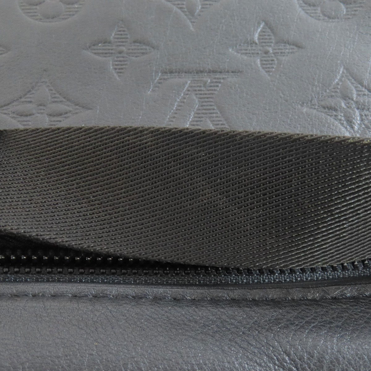 Louis Vuitton Sling Bag M44388 Leather Black Discovery Bumbag Pm Women