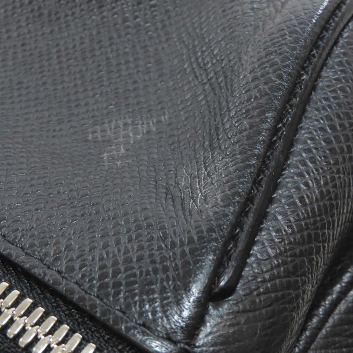 Louis Vuitton Sling Bag M33438 Taiga Leather Black Bum Bag