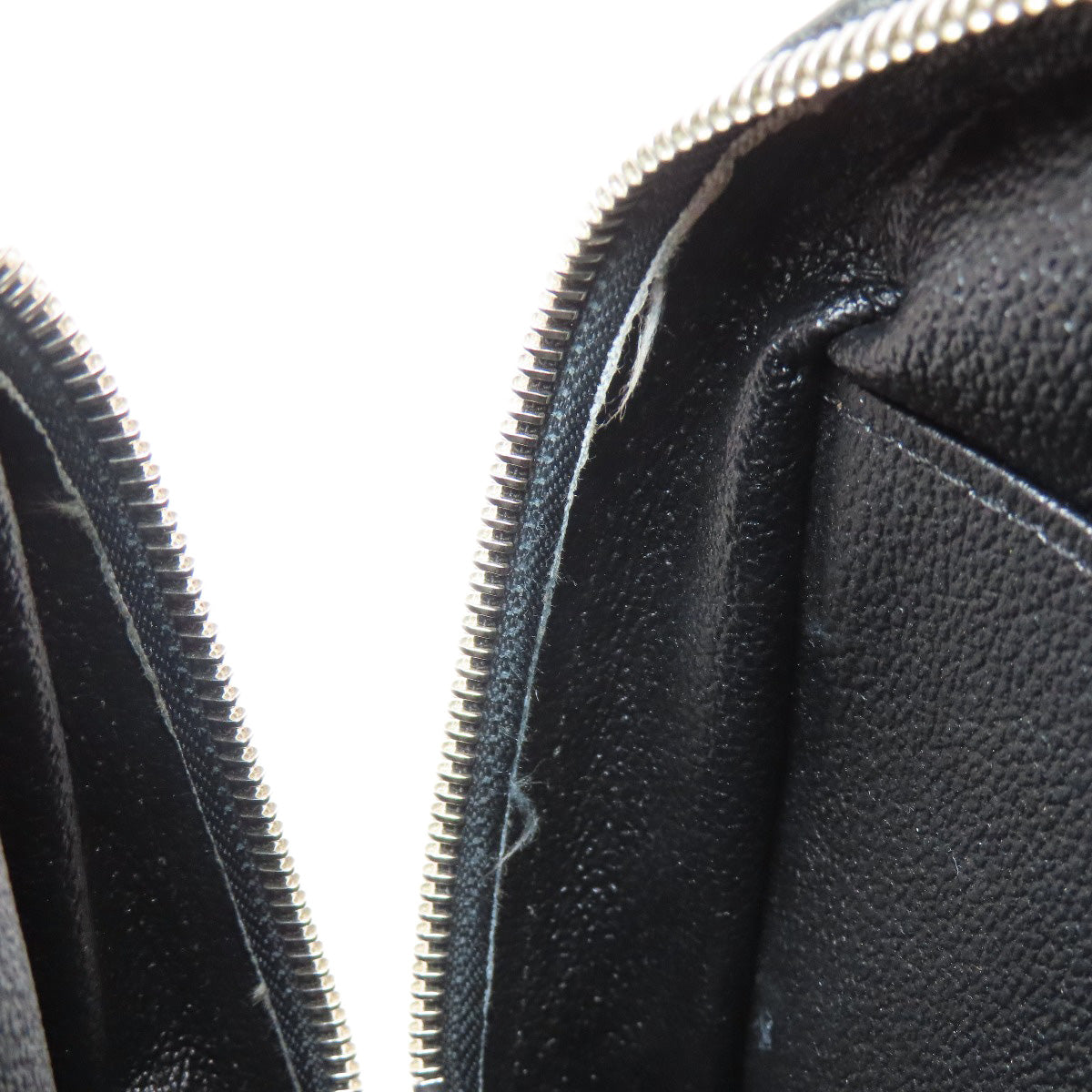 Louis Vuitton Business Bag M32663 Taiga Gray Truth Cracking Tat Gm