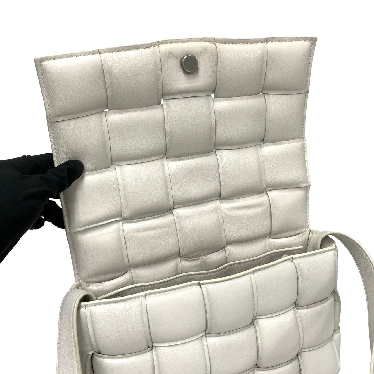 Bottegaveneta Shoulder Bag Leather White Padded Cassette Women