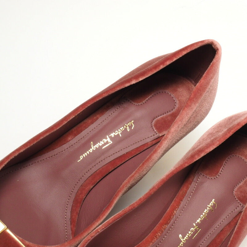 Salvatore Ferragamo Pumps 53509 Velor Pink / Gold Capua Women 8C